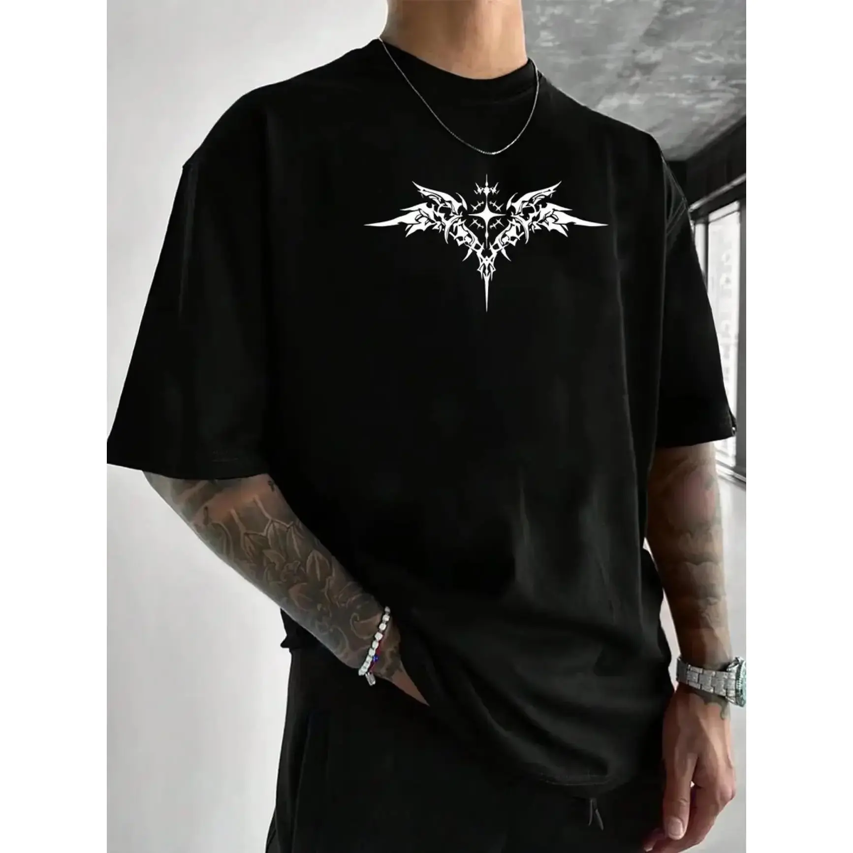 Men's Gothic Dark Pattern Crew Neck Short-Sleeve T-Shirt - Menswear Top with Black and White Bat Wings, Barbed Wire Back Hot Stamping Print, Ideal for Gothic Fashion Enthusiasts, Tshirt, Shortsleeve, Round Neck, Stylish, Streetwear, Mens Gifts