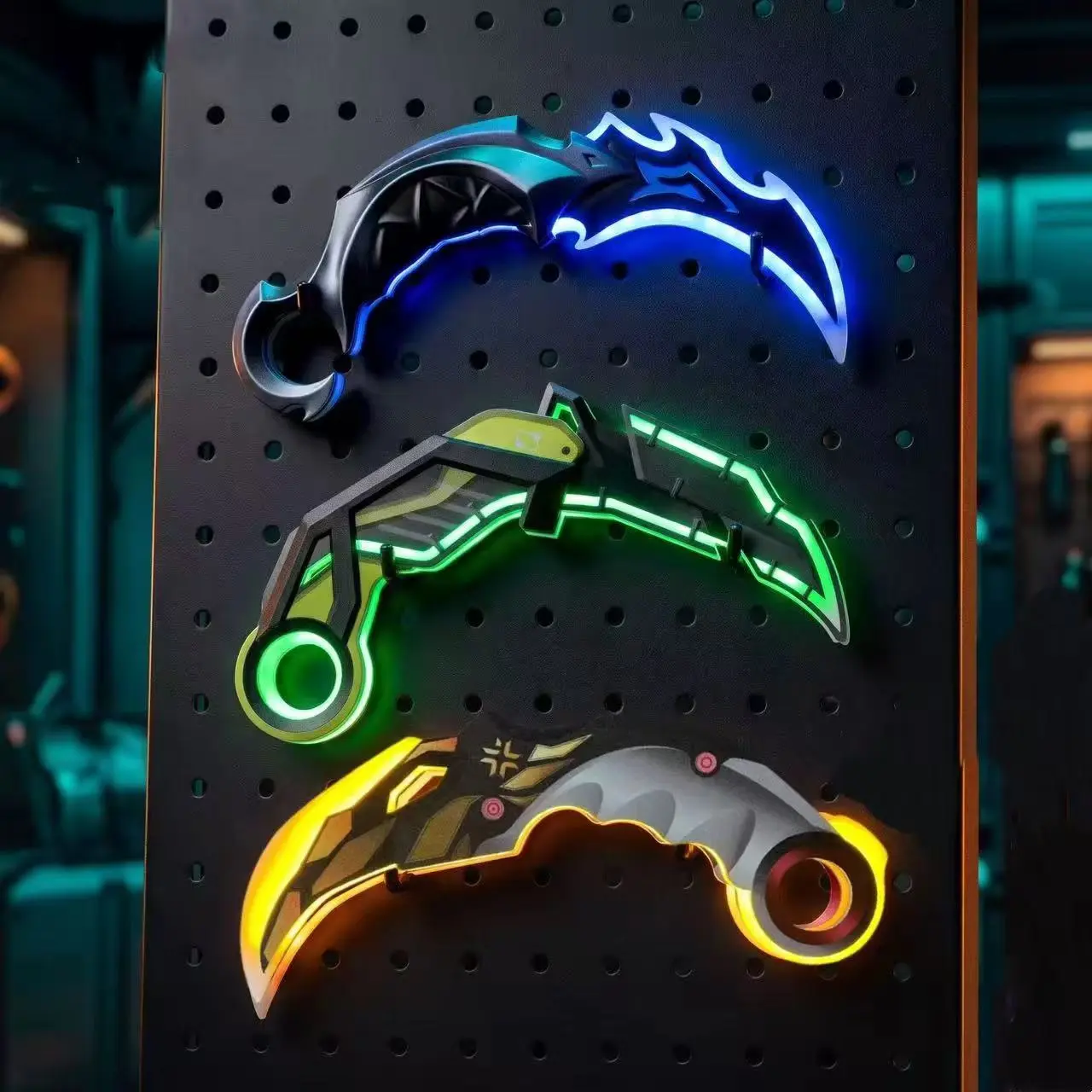 9.84Inch 25cm Zinc Alloy Rechargeable Luminous Karambit LED Light Up Game Prop Replica Blunt Curved Claw Knife Finger Ring Handle Wall Pegboard Display Desktop Decor Cosplay Photo Shooting Ornament Collectible Gift For Game Fans