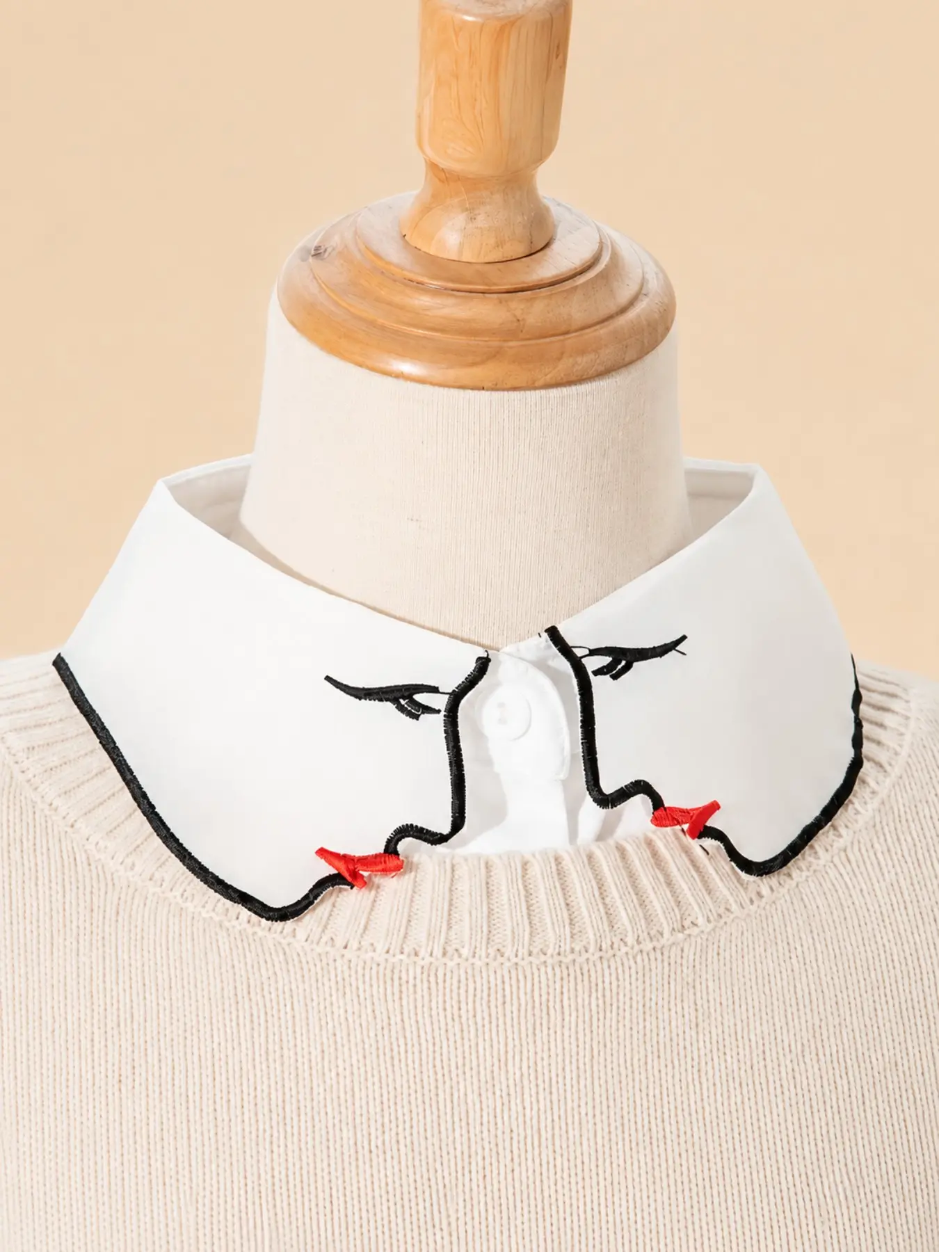 Women's Detachable Cat Embroidery Shirt Collar, Solid Color Fake Necklace, Perfect for Sweaters and Jackets, Great Gift, Accessory