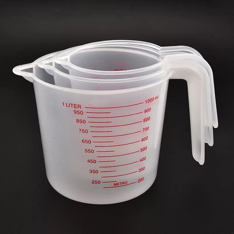 3-Pack Plastic Measuring Cups Set with Spout, Stackable BPA-Free Transparent Beakers with Red Measurements for Kitchen Baking & Liquid Measuring - 8.45oz, 16.91oz, 33.81oz Capacity