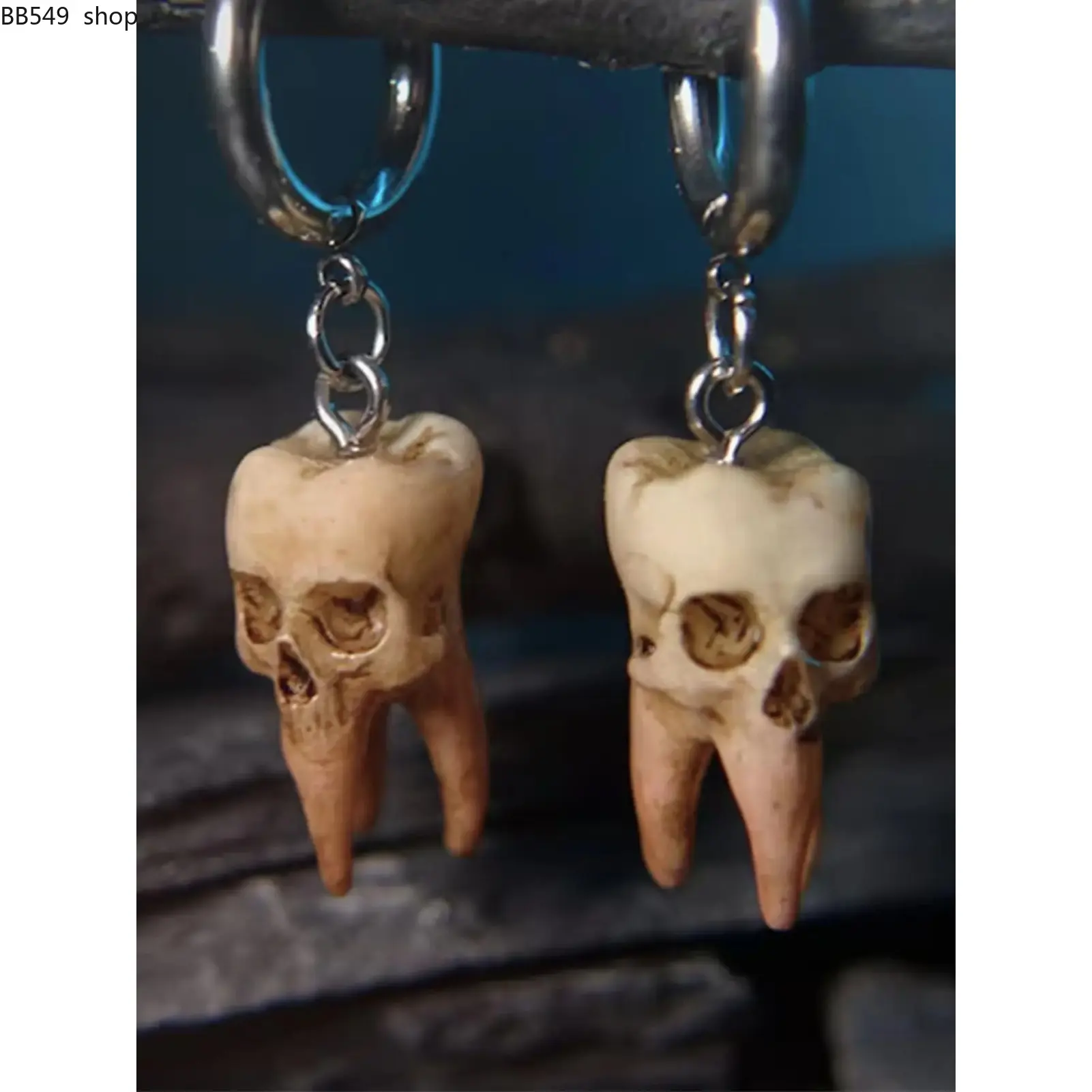 1 Pair of Gothic Blood Stained Wisdom Tooth Skeleton Resin Earrings for Men and Women, Punk Style Dark Design, Witchy Jewelry, Personalized Party Creativity, Stainless Steel Earrings, Statement Earring, Ear Accessories, Earrings Dangle