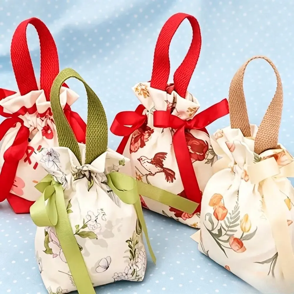 Drawstring Gift Bags, Set of 6 Cottagecore Tulip Print Reusable Fabric Pouches with Bows for Wedding Favors & Baby Shower, Drawstring Top, Eco-Friendly, Floral, Soft Fabric, Party, Vintage Tulips, Novelty Print