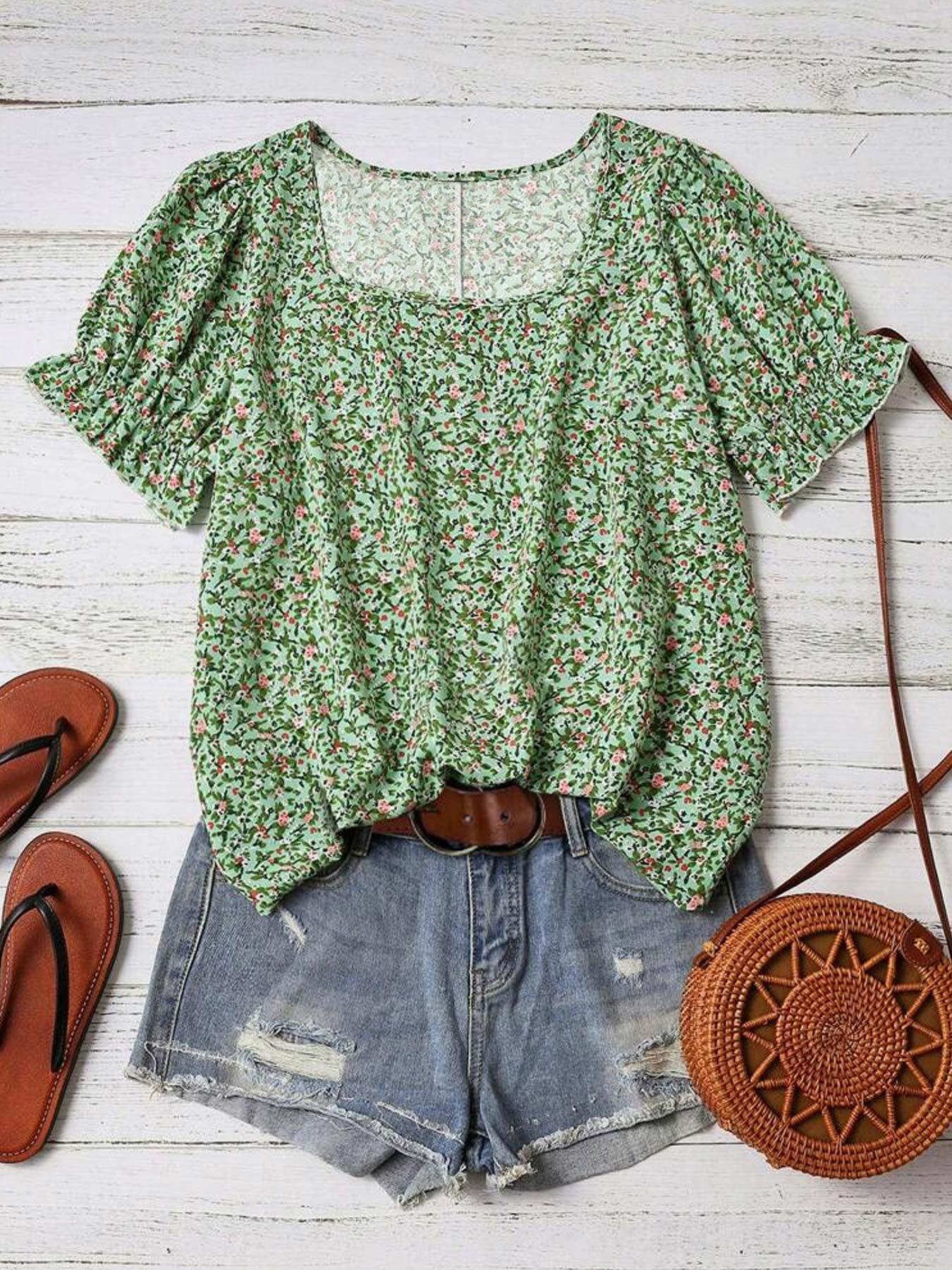 【Plus Size】 Ditsy Floral Print Blouse, Shirts, Casual Short Sleeve Top for Daily Wear, Women Plus Clothing for All Seasons
