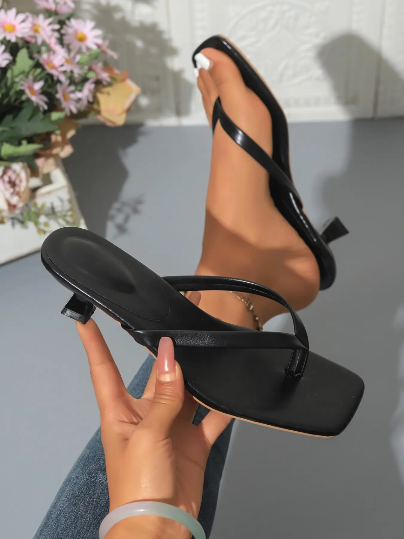 Pointed Toe Narrow Strap Low Heel Sandals, PU Leather Material, Versatile Slip-On Shoes for Commuting & Dates, Comfortable Footwear for Daily Wear