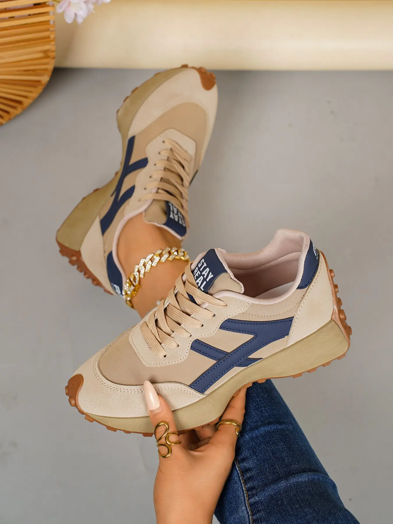Women's Sport Walking Shoes, Comfortable Breathable Design, Casual Tennis Shoes with Platform, Suitable for All-Day Wear