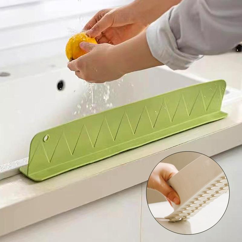 Silicone Sink Baffle Splash Guard Splatter Guard with Suction Cup Kitchen Anti-splash Stopper Anti-water Board For Sink Countertop Household