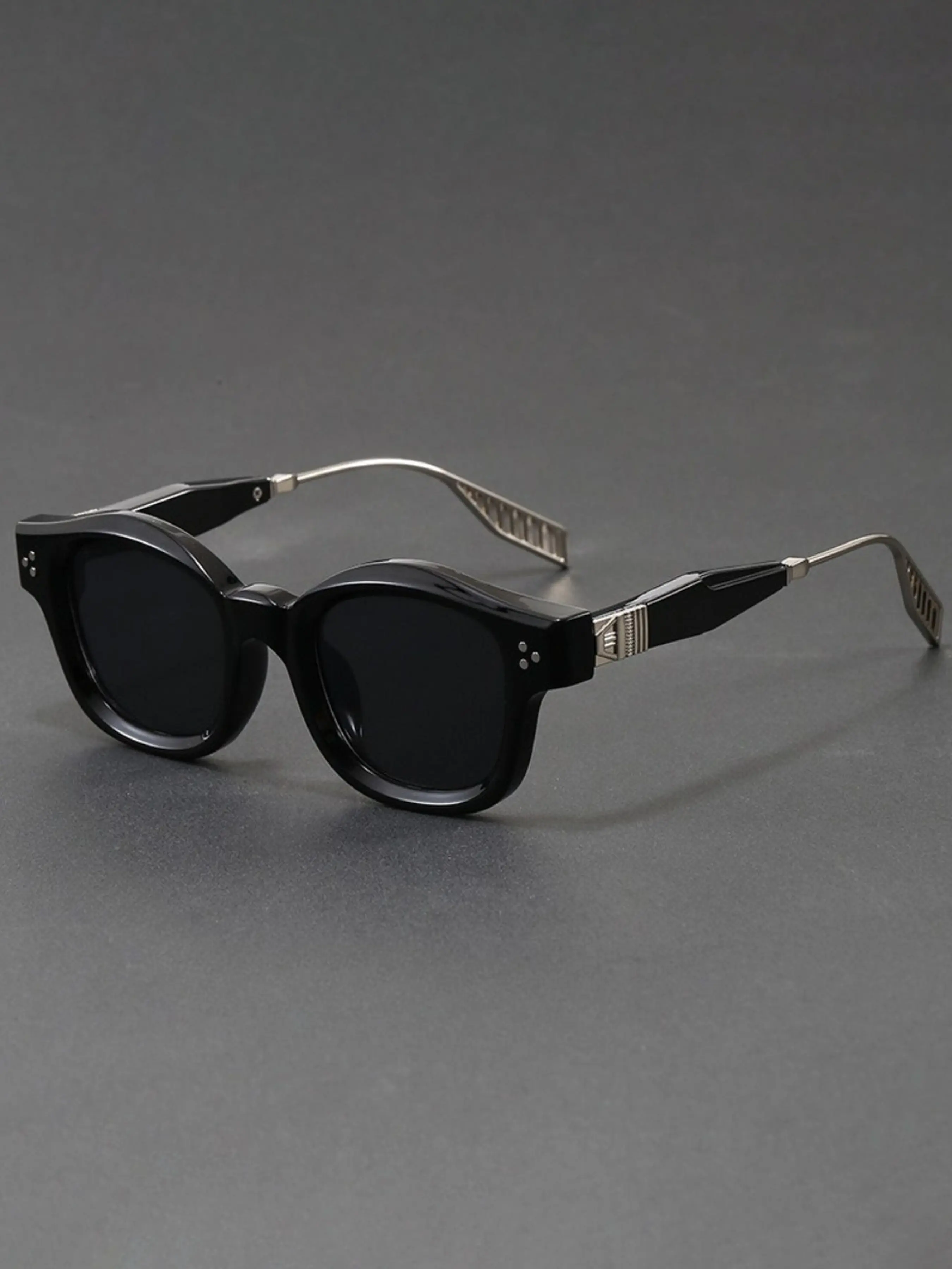 Elegant Casual Style Square Framed Fashion Sunglasses Cool Street Style Glasses for Men and Women Comes with Glasses Gift Box