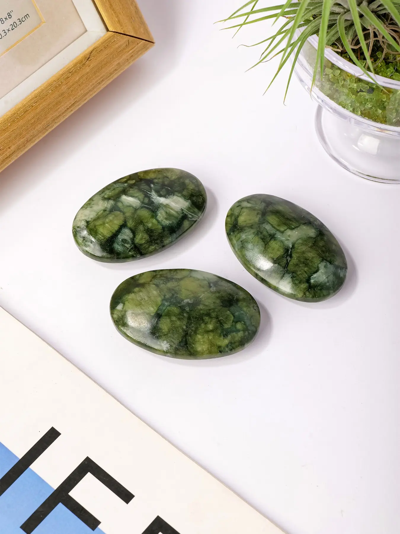 Natural Crystal Xiuyan Stone, Polished Serpentine Palm Stone, Stress Relief Healing Crystal, Meditation Decoration, Crystal Decorative Stones