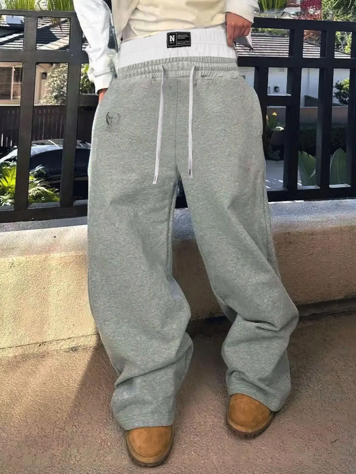 Men's Heather Grey Double Waistband Wide Leg Sweat Pants, Tiny Minimal Embroidery White Drawstring Draped Floor-Length Y2K Hip Hop Streetwear Loose Baggy Straight Jogger Trousers with Side Pockets for Men
