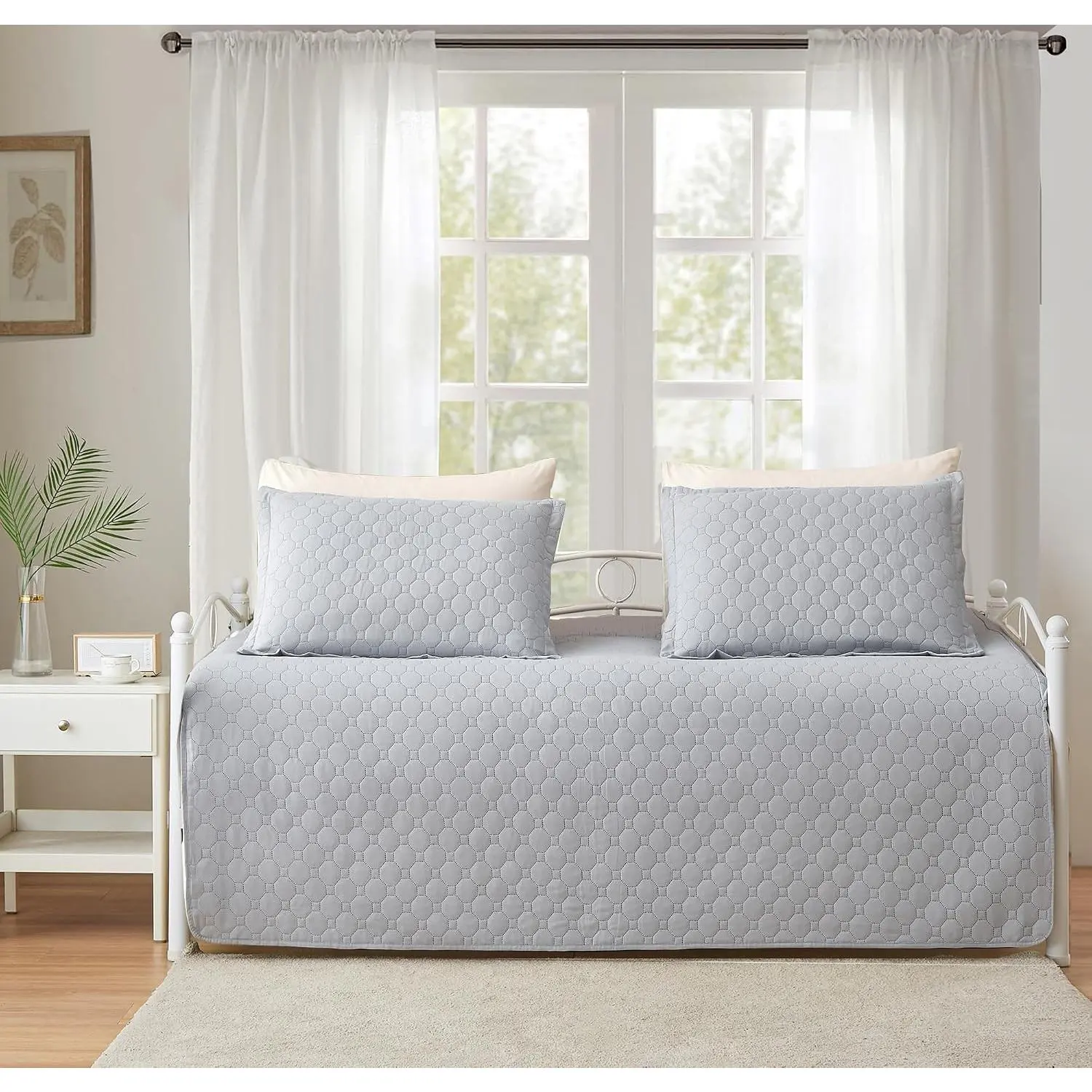 3-Piece Twin Daybed Set (39"x75") - Fading Resistant Microfiber Poly Quilted Cover, Modern Geo Double-Sided Bedspread, All-Season Bedding with 2 Standard Shams