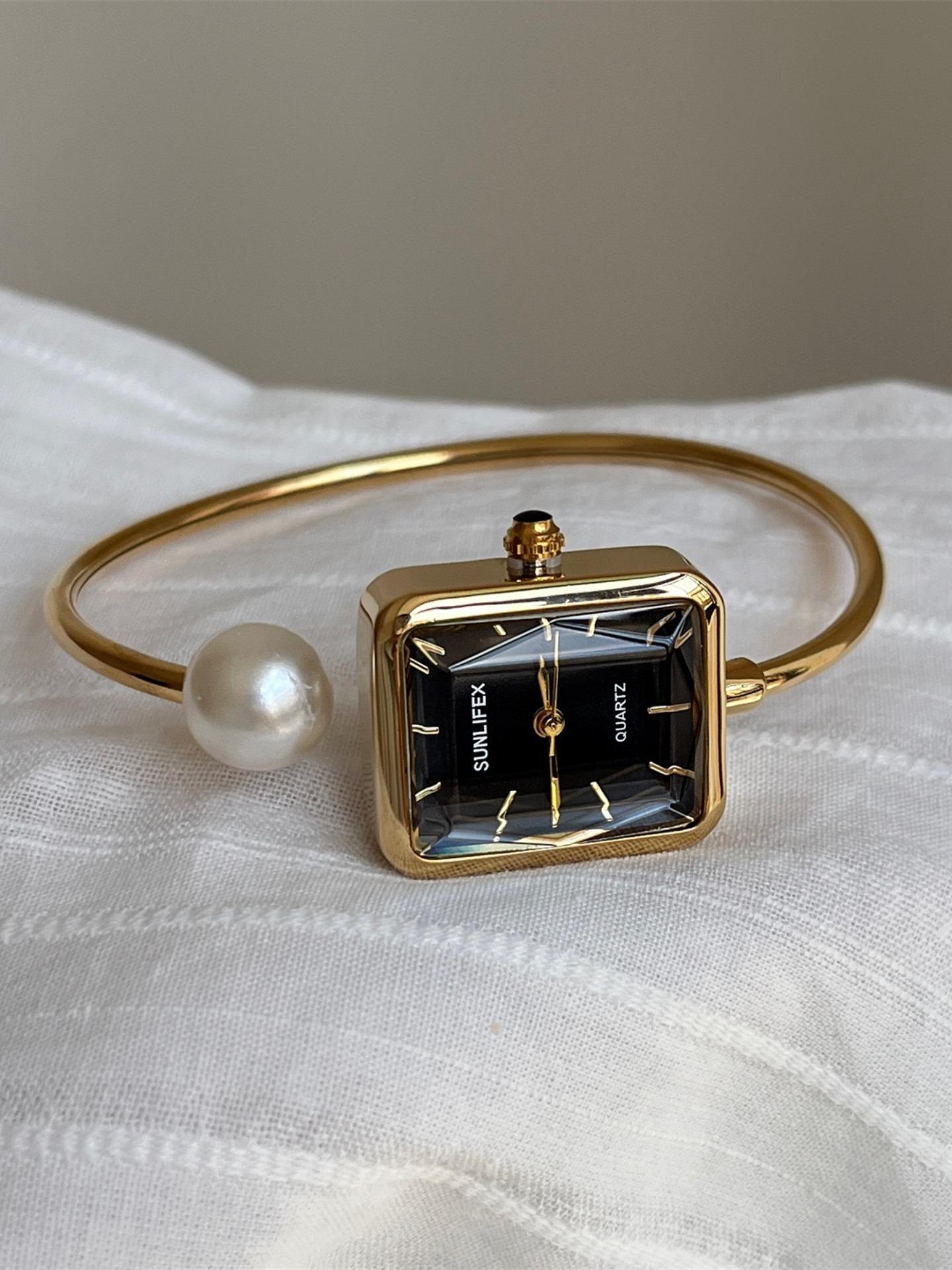 Women's Elegant Silver Color Quartz Watch, Rectangle Dial, Mineral Glass, Buckle Closure, Perfect Gift for Fashion Women