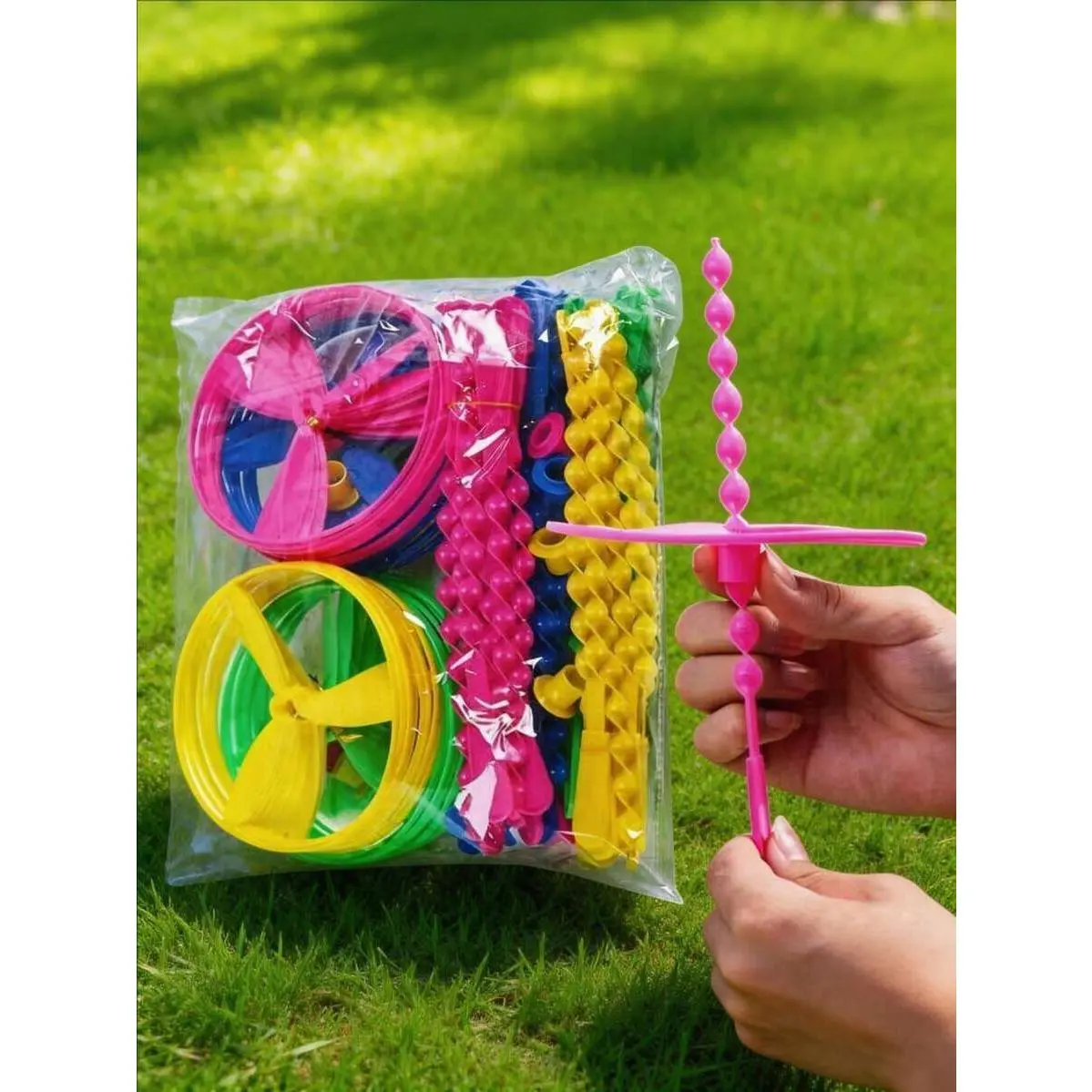5 pcs Bamboo Dragonfly Flying Toys, Hand Push Plastic Pet Chasing Toys, Birthday Party Small Gifts, Bamboo Dragonfly Flying Toys For Kids, Hand Push Flying Toys, Pet Chasing Toys Outdoor Toys, Toys For Boys, Easter Gifts