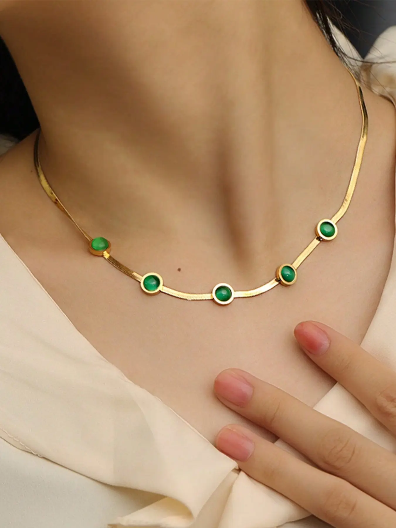 French Vintage Emerald Choker Necklace, Stainless Steel Snake Bone Design, Elegant Plain Style, Perfect for Daily Wear and Parties