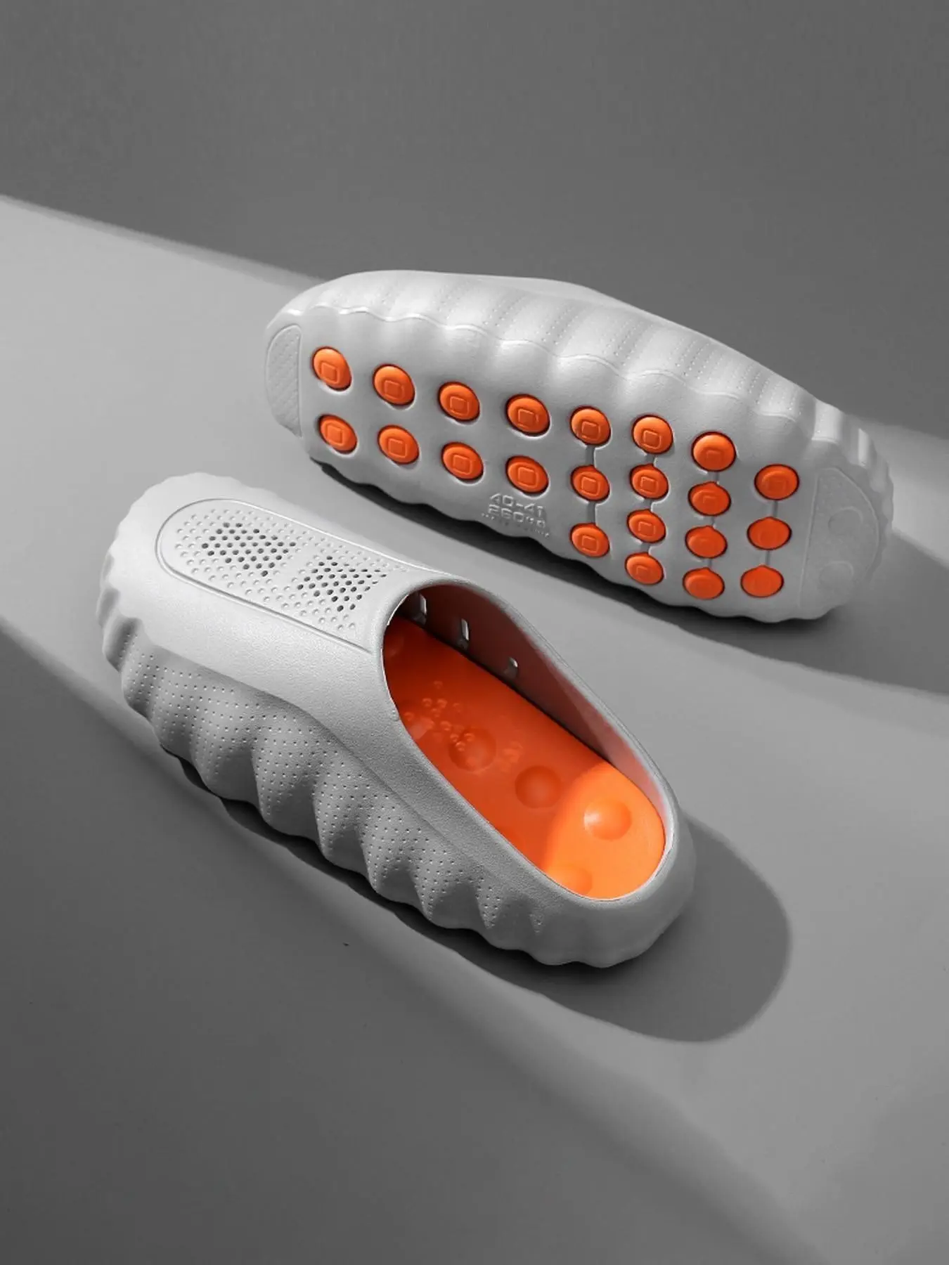 Unisex Acupressure Massage Clogs, EVA Hollow Breathable Closed Toe Slip On Slippers, Non-Slip Raised Dot Sole for Foot Fatigue Relief, Soft Lightweight Footwear Suitable for Bathroom, Bedroom, Beach, Gardening and Daily Indoor Outdoor Wearing