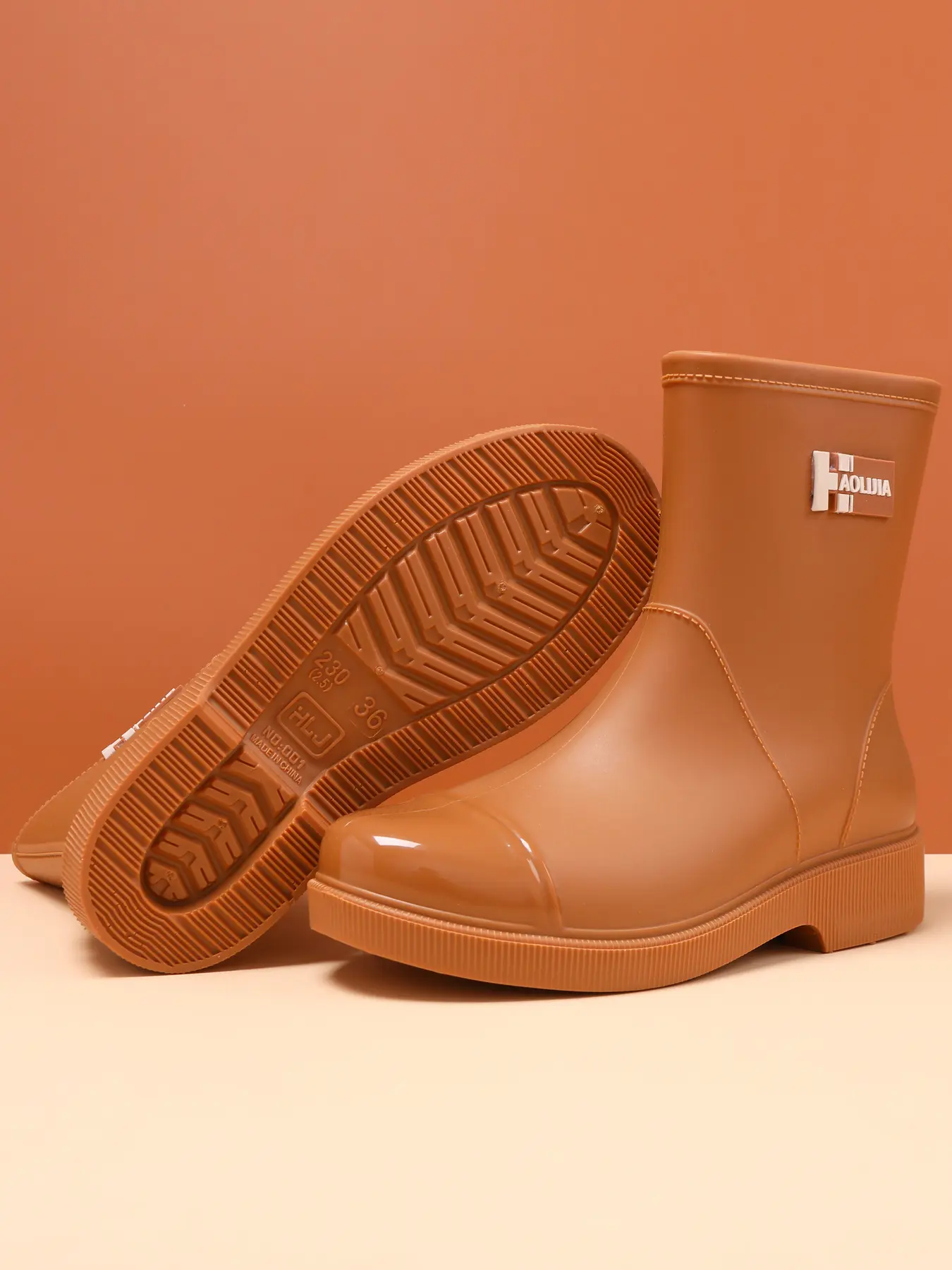Waterproof Short Ankle Rain Boots for Women Non-Slip Lightweight Wellies Ideal for Rainy Day Commuting Gardening Walking Camping Outdoor Activities