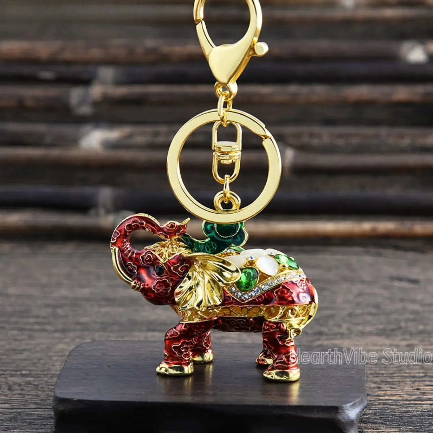 2026 New Creative 3D Elephant Metal Car Keychain Pendant - Sparkly Bling Keyring, Stylish Animal-Themed Fashion Accessory for Men, Good Luck Adventure Camping Souvenir, Casual Backpacks Charm Tiny Gift, Animals, Sparkling, Lifelike, Commemorative, Elephan