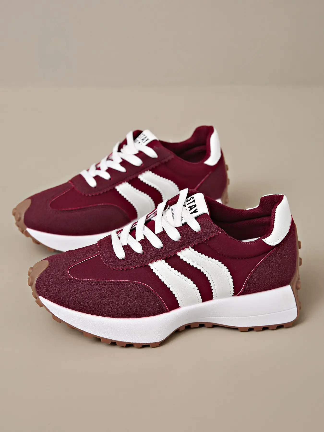 Women's Casual Low Top Sneakers, Athletic Casual Sneakers, Round Toe Lace-Up Rubber Sole, Breathable Fabric Upper, All-Season Outdoor Shoes, Order One Size Up, Breathable Lightweight Sneakers