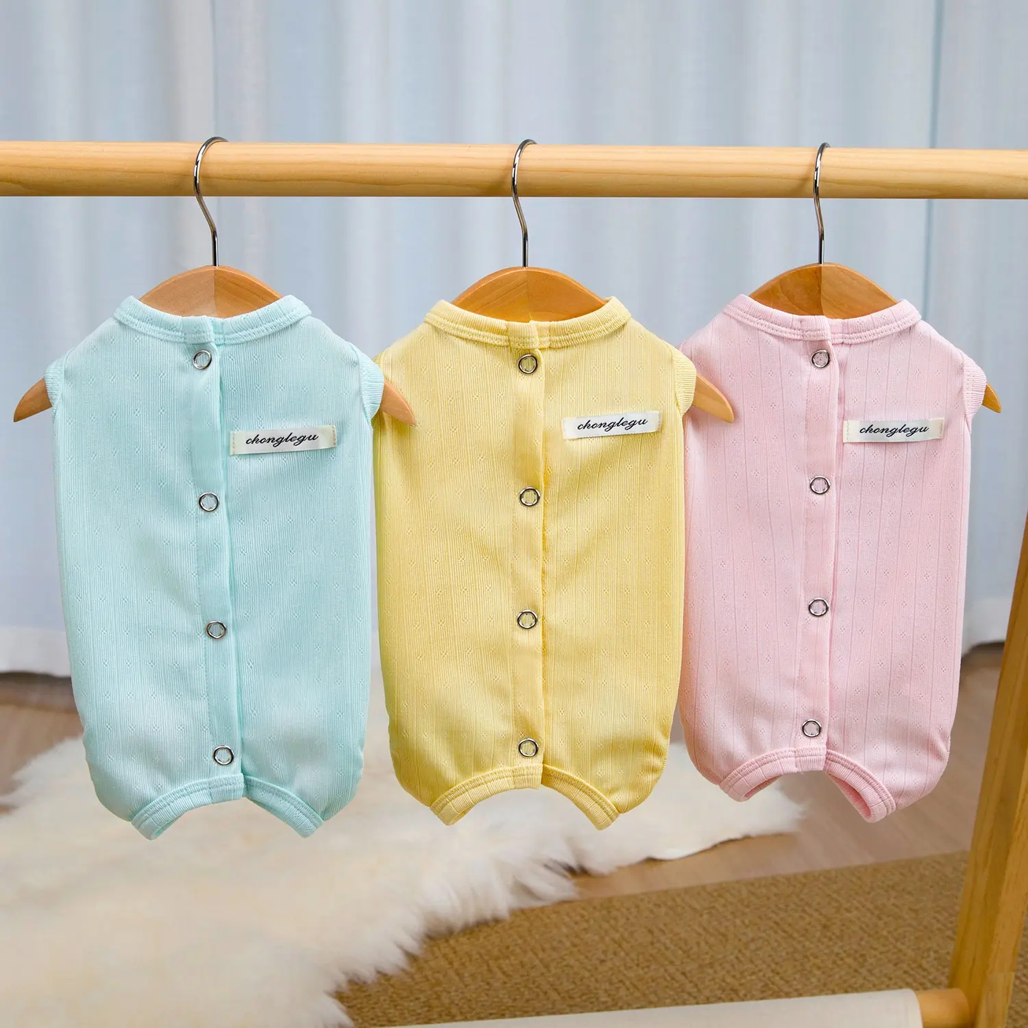 New Spring and Summer Cool Dog Clothes, Husky Clothes, Puppy Clothes, Cat Clothing, Small Animal Shirts, Vests - Breathable and Cool Two-Legged Suits, Onesies, English Style Casual Sun Protection Dog Clothes for Small Animals