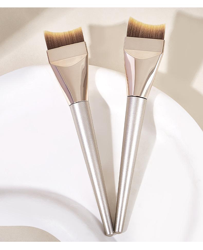 New popular seamless crescent foundation brush, non-absorbent foundation concealer brush, flat-head liquid foundation makeup brush