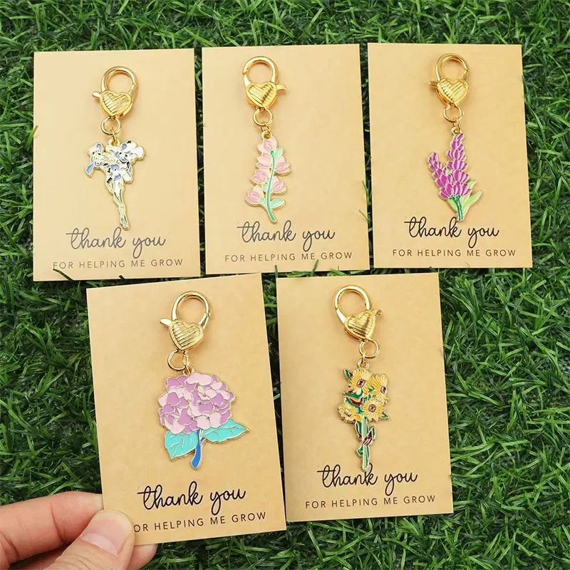 5pcs Flower Bouquet Keychains with Sunflowers, Featuring a 'Thank You for Helping Me Grow' Greeting Card, Includes Backpack and Zipper Handle Accessories, Keychain Accessory, A Perfect Gift for Family, Friends, Teacher's Day Keychain Set