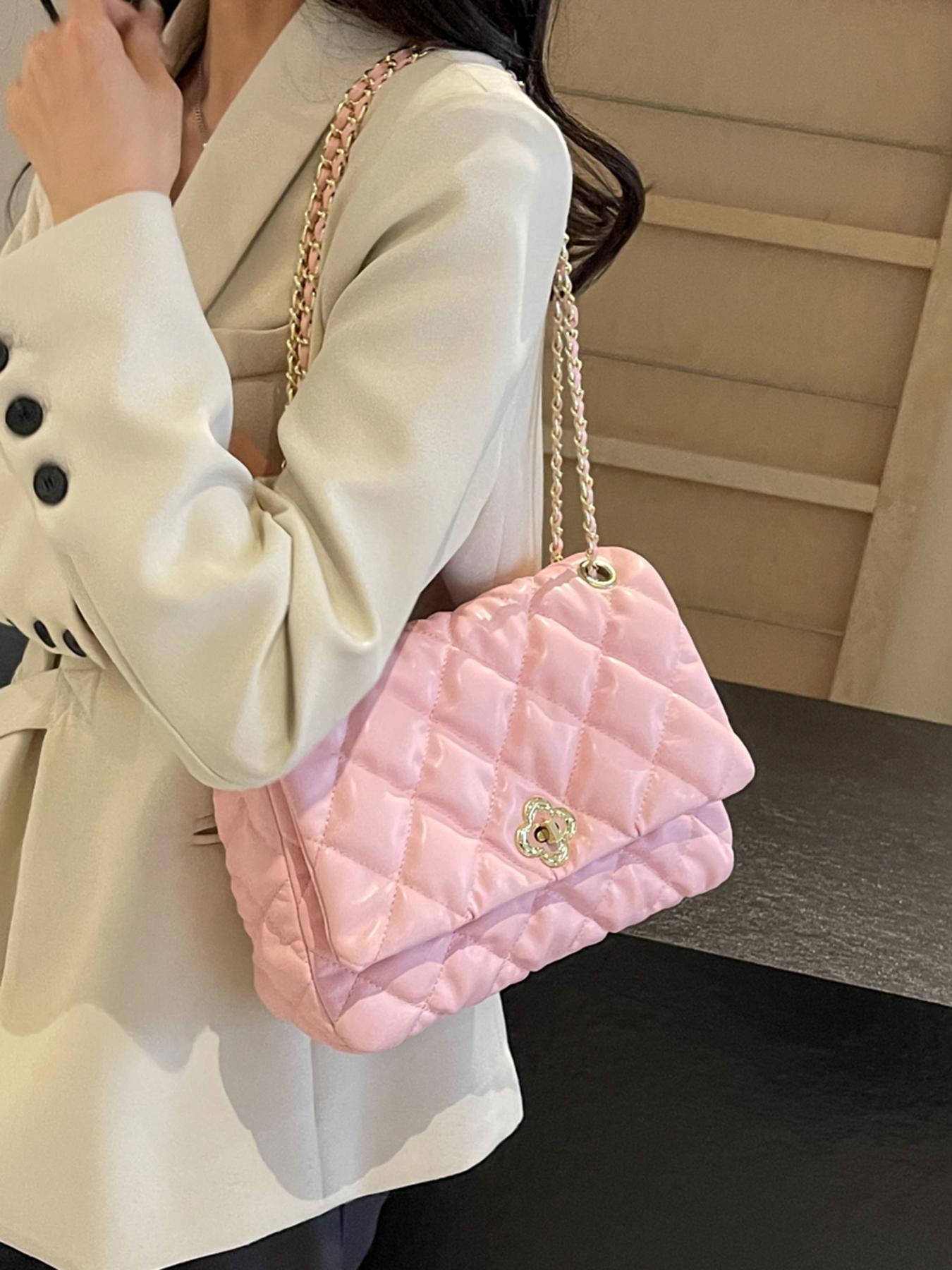 Classic style women's quilted crossbody bag, simple and niche, metal chain shoulder strap design for women's shoulder bag, trendy and fashionable, exquisite solid color casual women's bag, suitable for commuting, shopping, dating, parties and other occasi