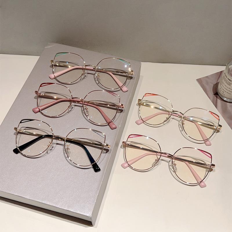 Stylish Cat-Eye Hollow Metal Frame Anti-Blue Light Glasses for Women, Minimalist Flat Lens Computer Goggles, Lightweight & Comfortable Eyewear for Daily Office Screen Use