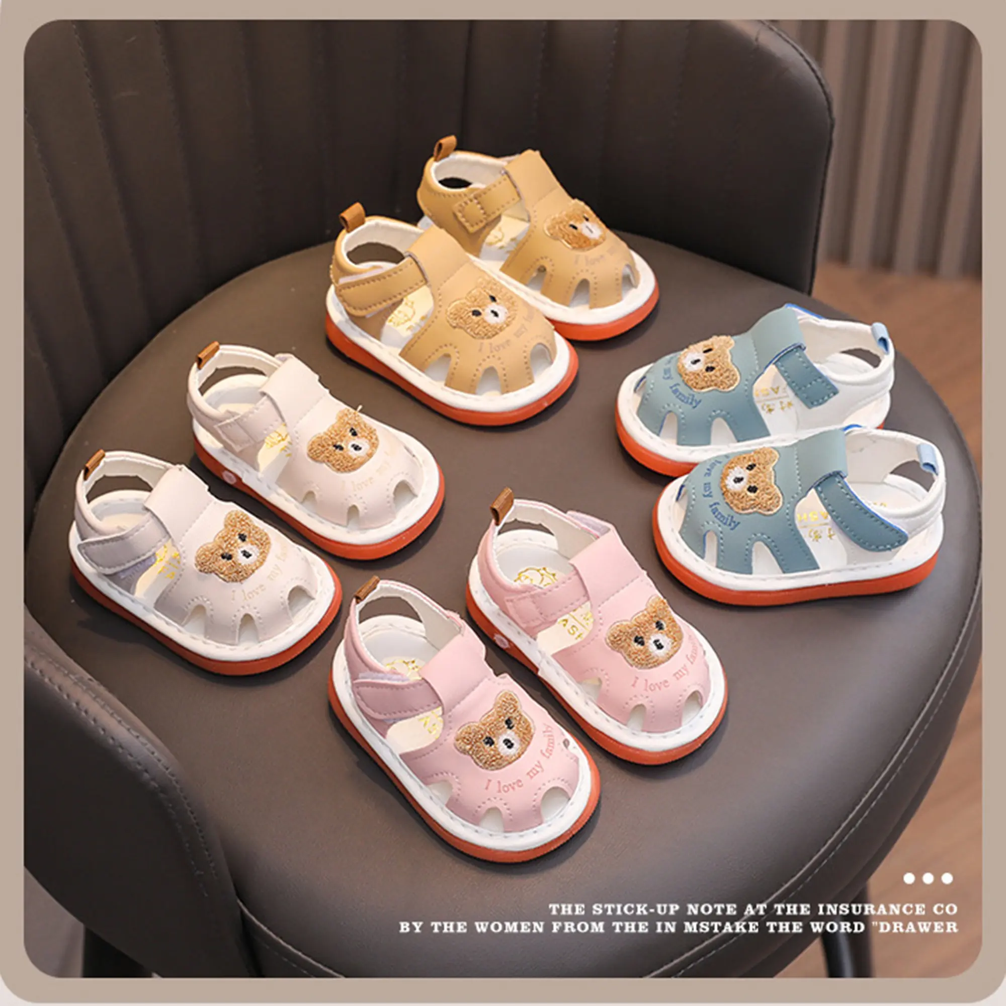 Unisex Baby First Walker Squeaky Sandals, Synthetic Leather Bear Pattern, Non-Slip Soft Summer Toddler Shoes