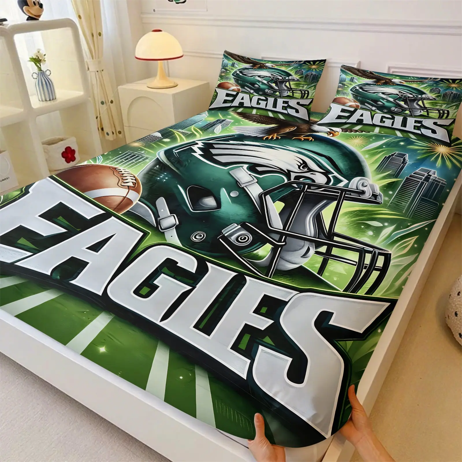 3Pcs Football Team Theme Green Helmet Fitted Sheet Set, Lake Green Helmet, Eagle, Football Elements, Soft Breathable Sweat-Absorbent, American Football Fan Bedroom/Boys' Dorm/Sports Enthusiast Bedroom Decor