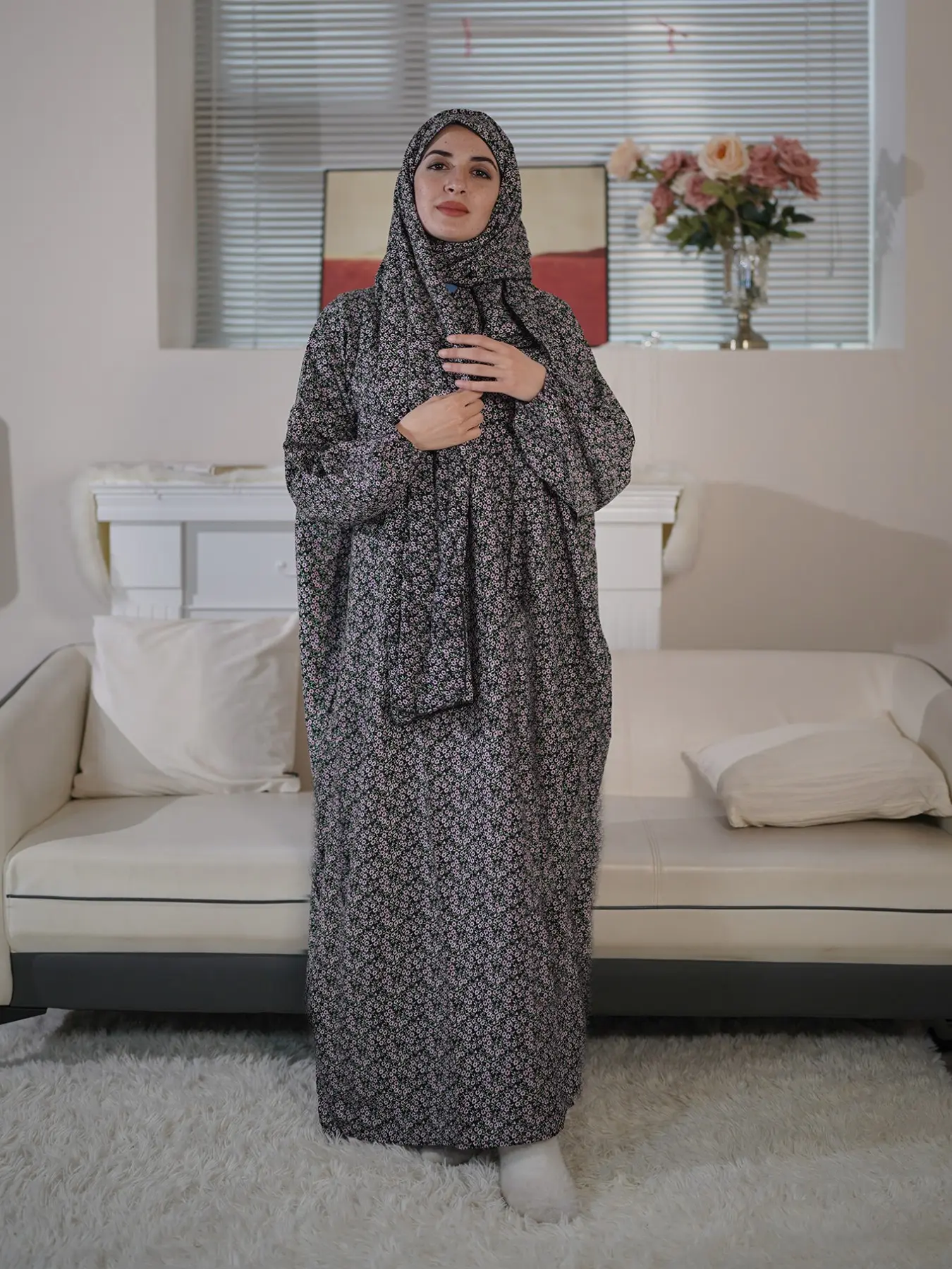 Middle Eastern Women's Scarf Prayer Dress, Muslim Clothing, Long Loose Comfortable Printed Dress, All Seasons, Ditsy Floral Pattern, One-Piece Top with Zipper