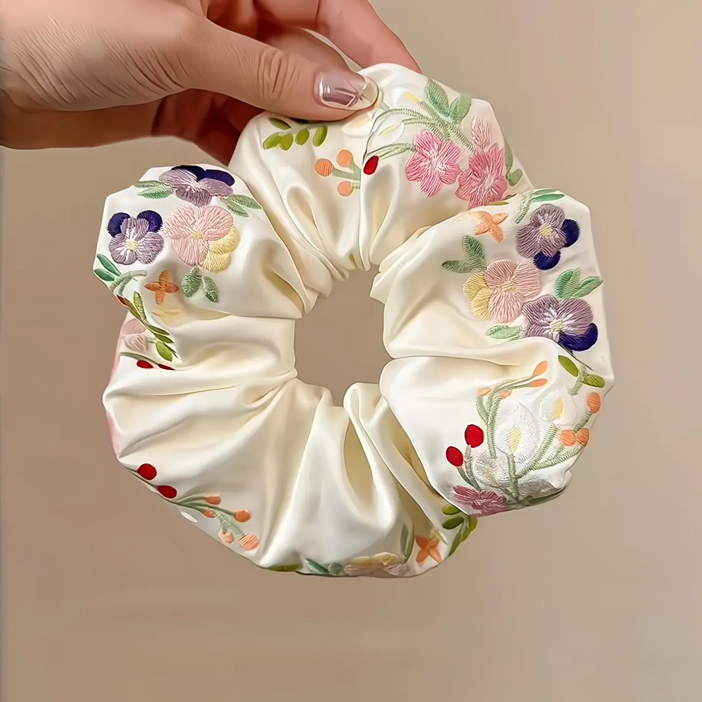 Large Vintage Floral Embroidered Satin Scrunchie, Gentle Pastoral Style Silk‑Like Fabric Hair Scrunchy, Women Hair Accessory for Ponytail Bun, Daily Vacation Decorative Hair Tie