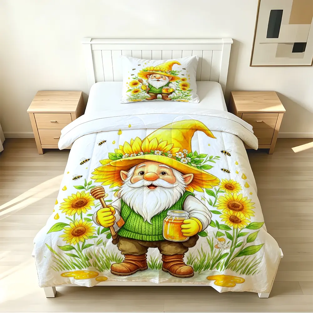 2/3pcs (1 comforter + 2 pillowcases) Sunflower Gnome Honey Bee Bedding Set, made of ultra-soft microfiber, lightweight, fade-resistant and all-season usable, with matching pillowcases, ideal for bedroom, guest room and dorm, with filling, no pillow