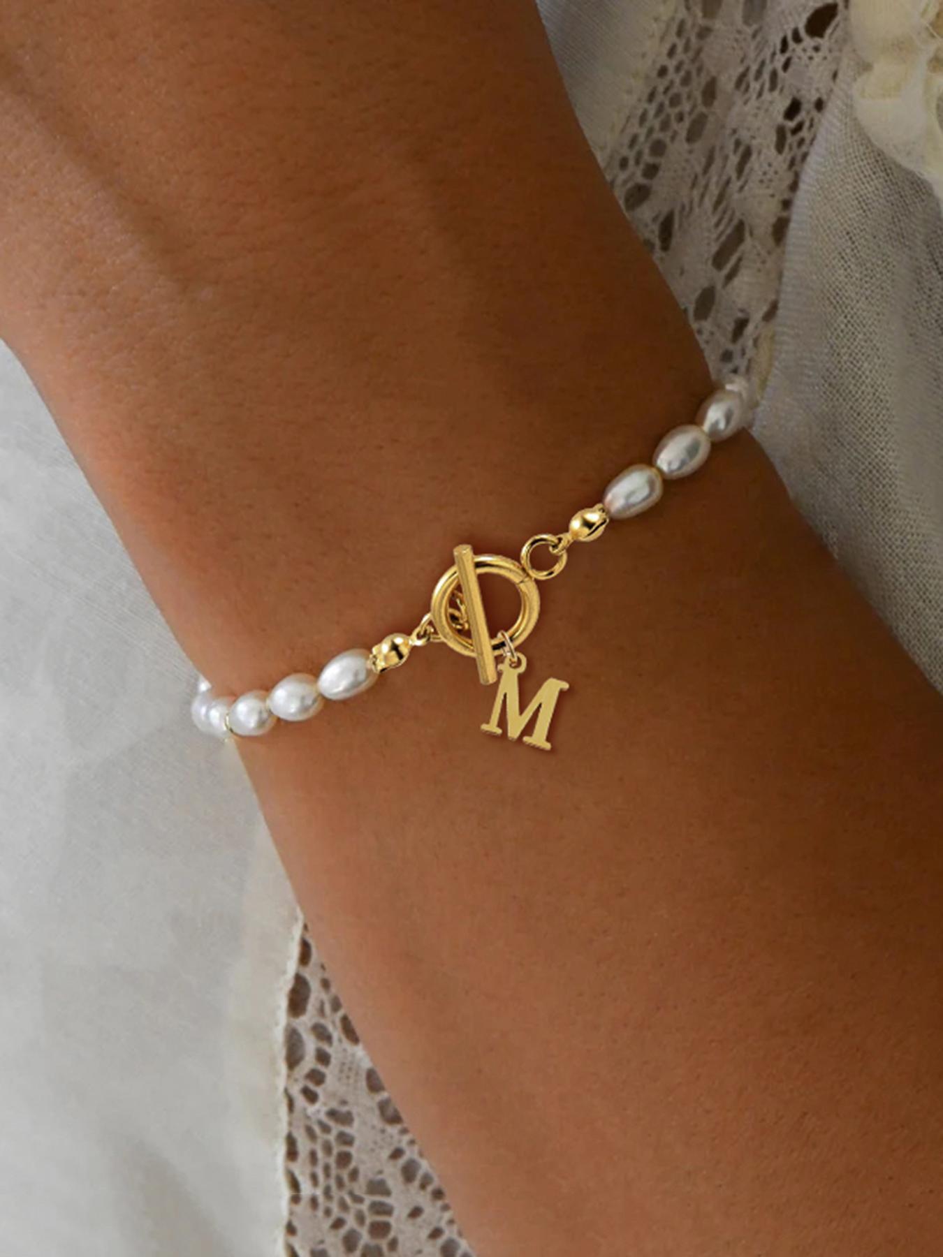 2024 Summer Women's Letter Initial Detail Faux Pearl Decor Bracelet Back To School, Stainless Steel Ot Buckle Matching Jewelry, Chain Clean Girl Accessories, Fall Outfits, Fall Freshness Fall, Letter Link Bracelet