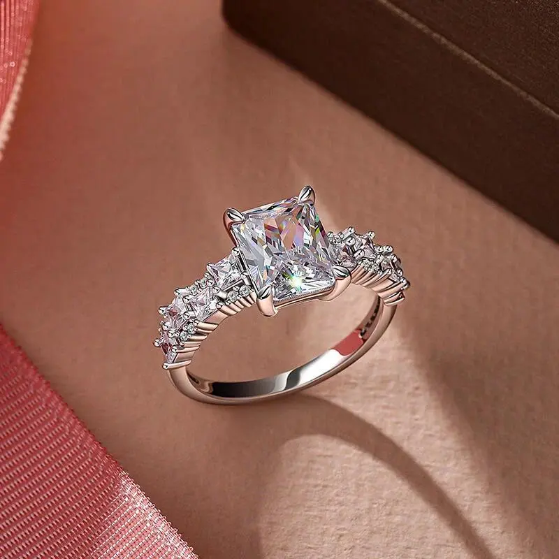 2026 American Douyin Radiation-cut engagement ring, four-pronged rectangular radiation-CZ center stone ring, textured handle luxury diamond double commitment ring, popular bridal jewelry for proposals, anniversaries and Valentine's Day gifts for women