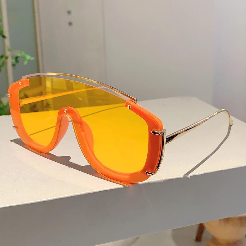 Y2k Stylish Women Sunglasses Fashion Gradient Outdoor Sports Shades Trendy Luxury Brand Design Futuristic Men Sun Glasses new Light Blocking for Screens Protection Glasses for Women Women's Clear