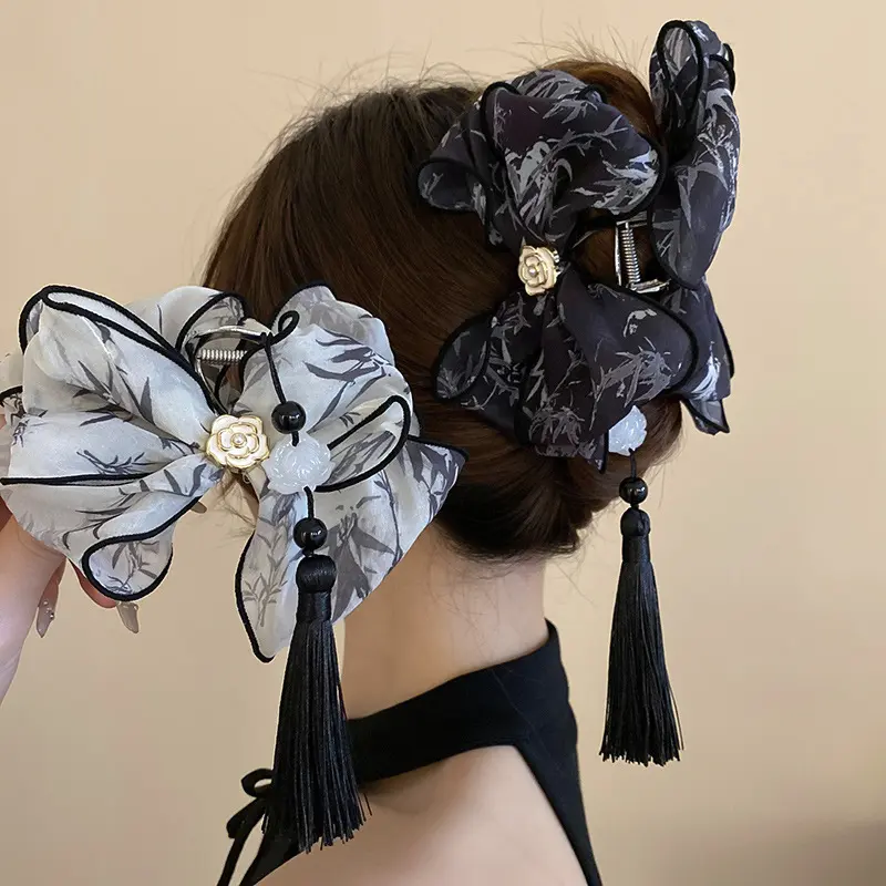 Vintage Floral Hair Claw Clip for Women, Chinese Inspired Bamboo Bow Hair Accessory with Flower Tassel Detail, Elegant Oriental Style Hair Pin for Updo Hairstyles, Aesthetic Hair Clip for Thick Long Hair, Cute Decorative Hairpiece for Daily Outfit, Weddin