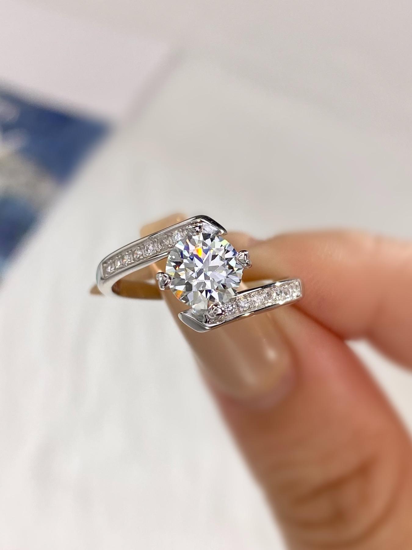 S925 Sterling Silver Synthetic Moissanite Ring, Four Claw Classic Women's Ring, Exquisite Jewelry Anniversary Gift for Ladies and Girls