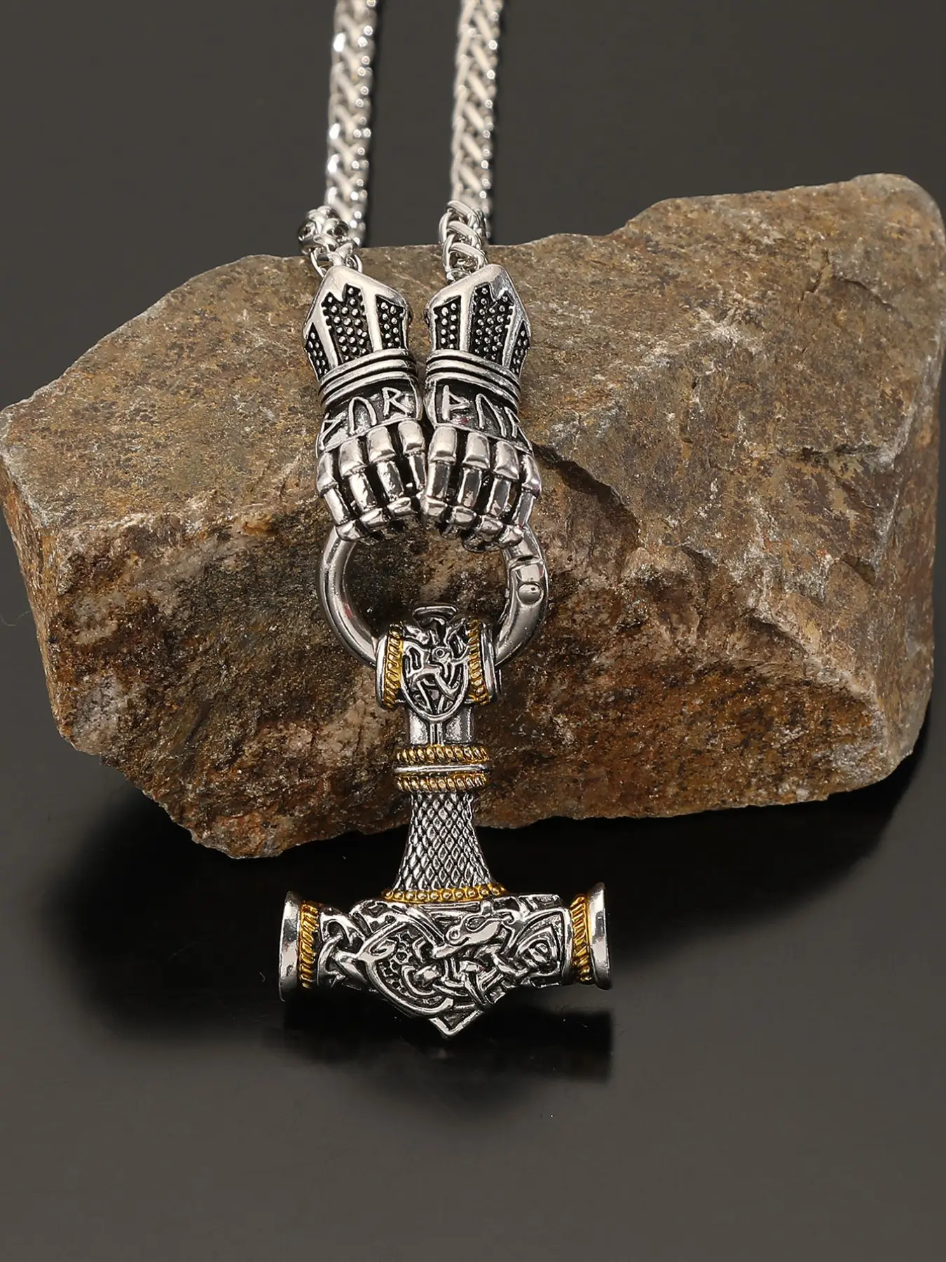 Vintage Punk Fist Hammer Pendant Necklace, Casual Iron Chain, Unisex Fashion Accessory, Chain Necklaces, Perfect Gift for All Occasions