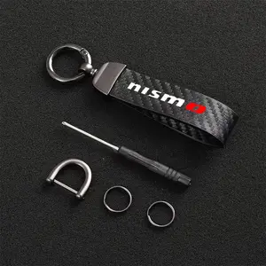Carbon Fiber Texture Metal Keychain, Creative Key Accessory for Men and Women, High-Quality Key Ring for Nissan Models