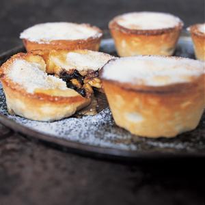 Paul Hollywood 100 Great Breads: The Original Bestseller