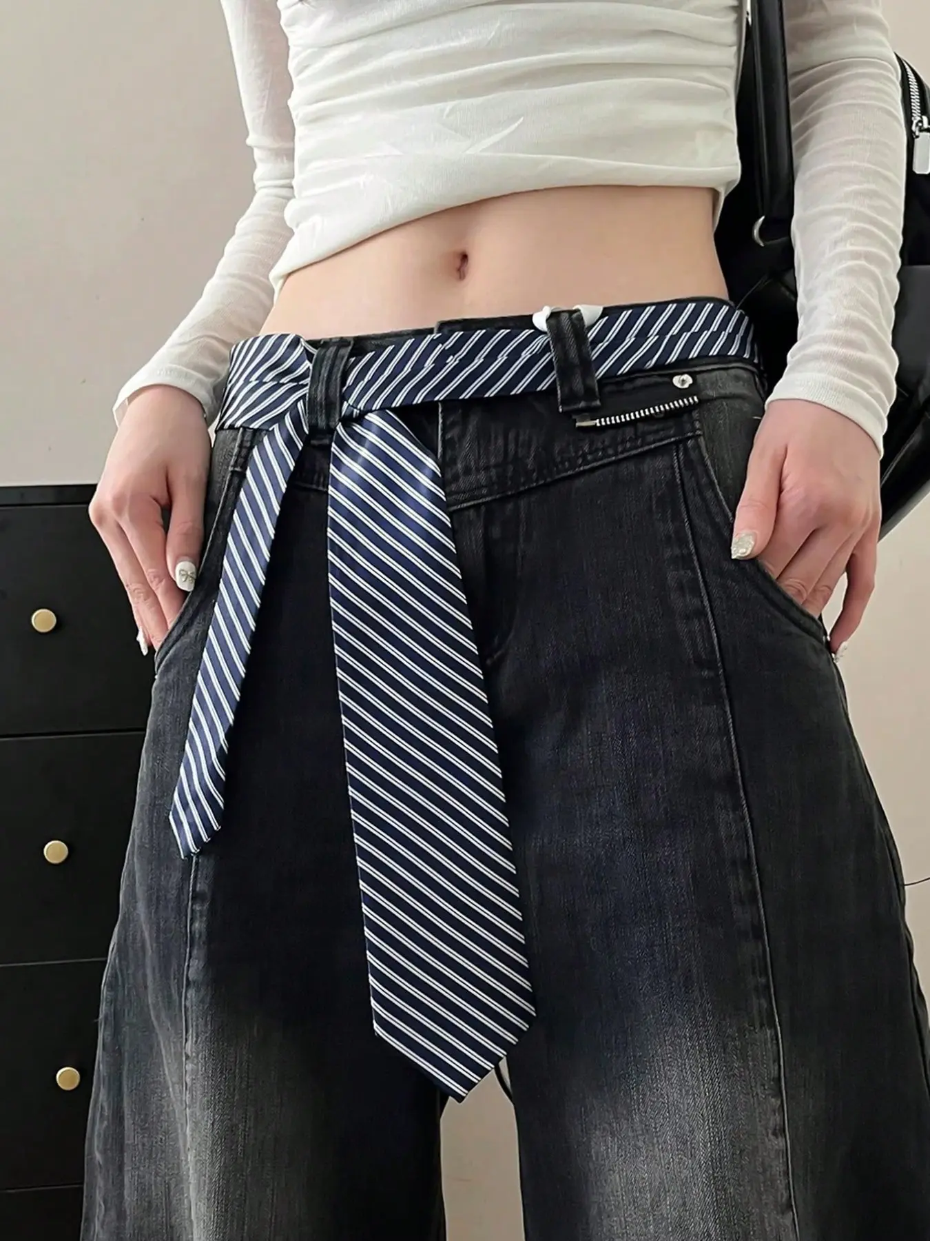 1pc Blue & White Striped Skinny Tie, Women's Y2K Fashion Accessory, JK Preppy Style Long Ribbon Tie, Multi-Way Wear as Neck Tie, Waist Belt, Hair Scarf & Headband, Trendy Campus Outfit, Streetwear Styling, Daily Wear