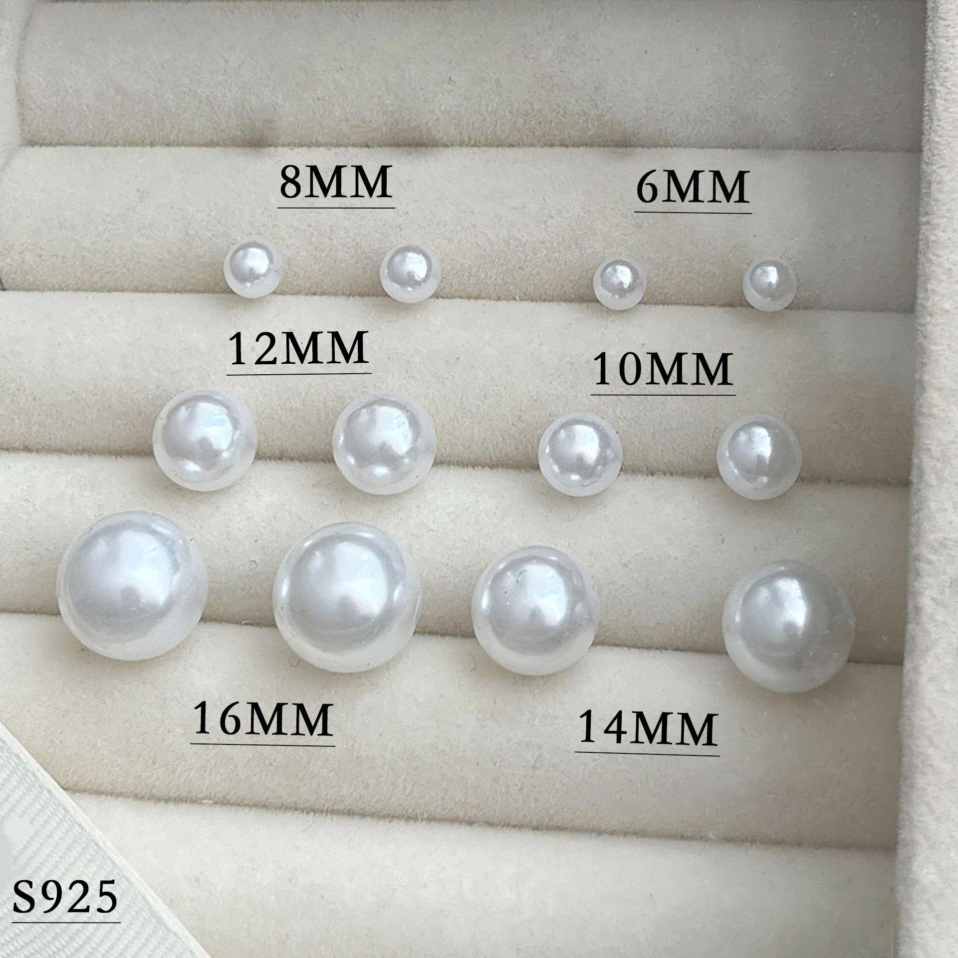 Compact sports protective gear. Lightweight and comfortable, suitable for all training activities. Made of 925 sterling silver