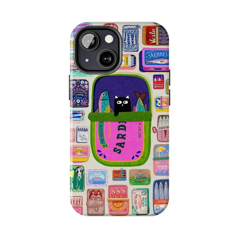 Sardine Tin Phone Case, Retro Fish Art Cover, Cute Cat In Sardine Can Coastal Summer iPhone 17 - X, Samsung Case, Maximalist Gifts For Her-for iPhone17 ProMax /16/15/14/13/12/11 Plus for Samsung phones, suitable for both men and women,