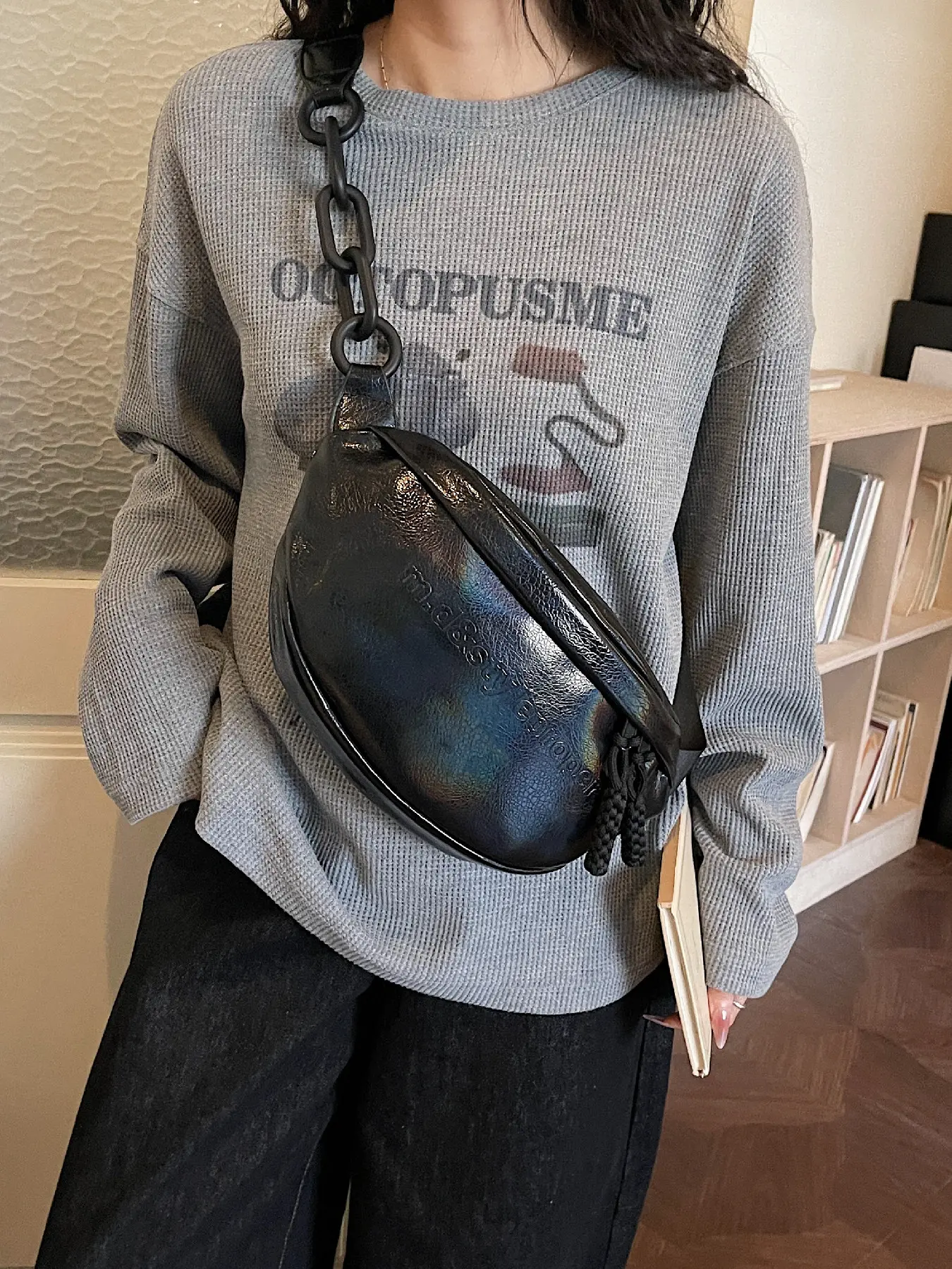 Lightweight, versatile, multi-pocket letter chain-decorated chest bag, perfect for daily outings and ideal for couples to match, Zipper Belt Bag
