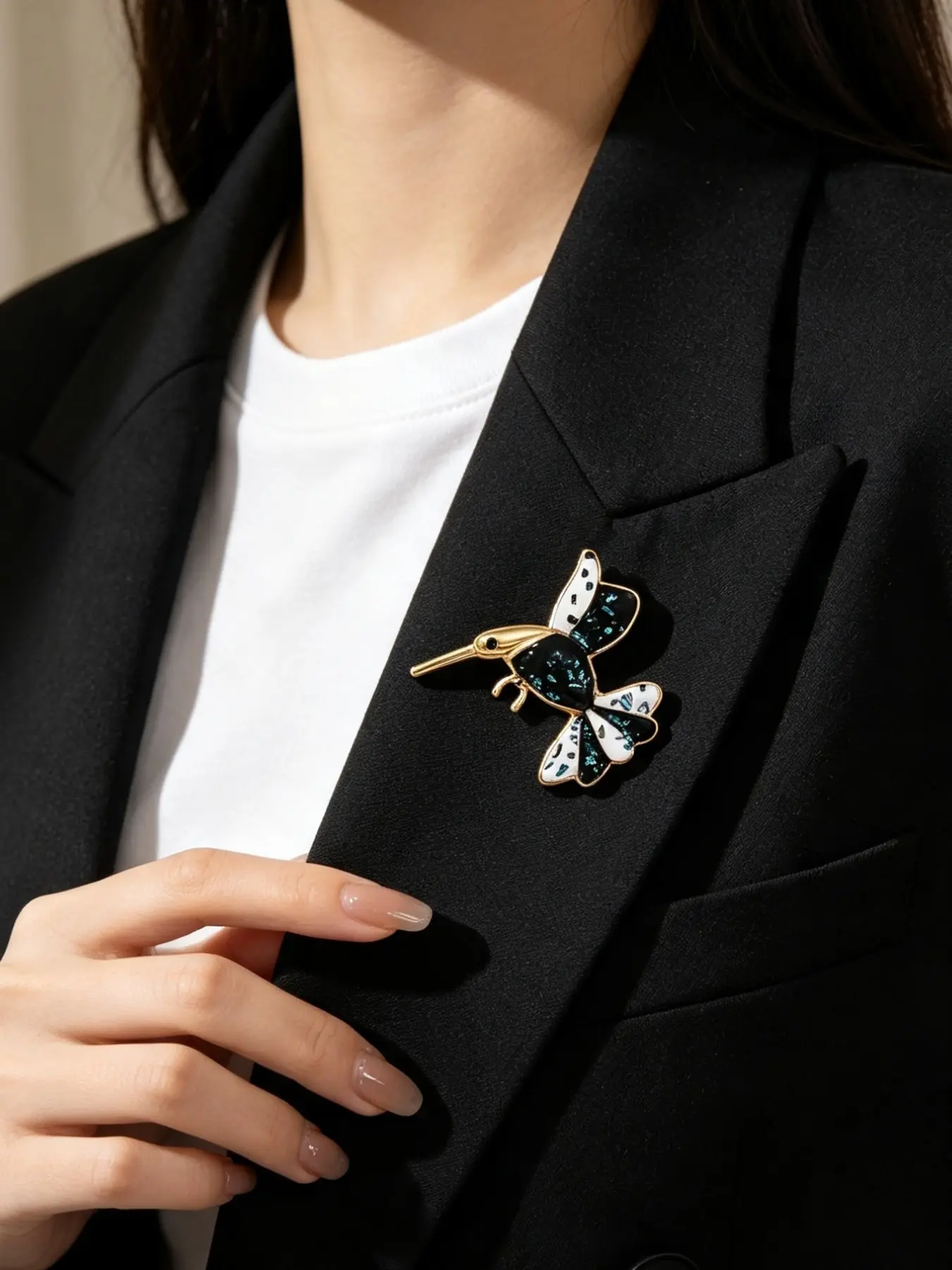 Hummingbird Enamel Brooch Pin, Inlaid Crushed Shell Chip, Vintage Bird Animal Brooch, Accessory for Coat Scarf Suit, Gift for Bird Lovers, Elegant Brooch