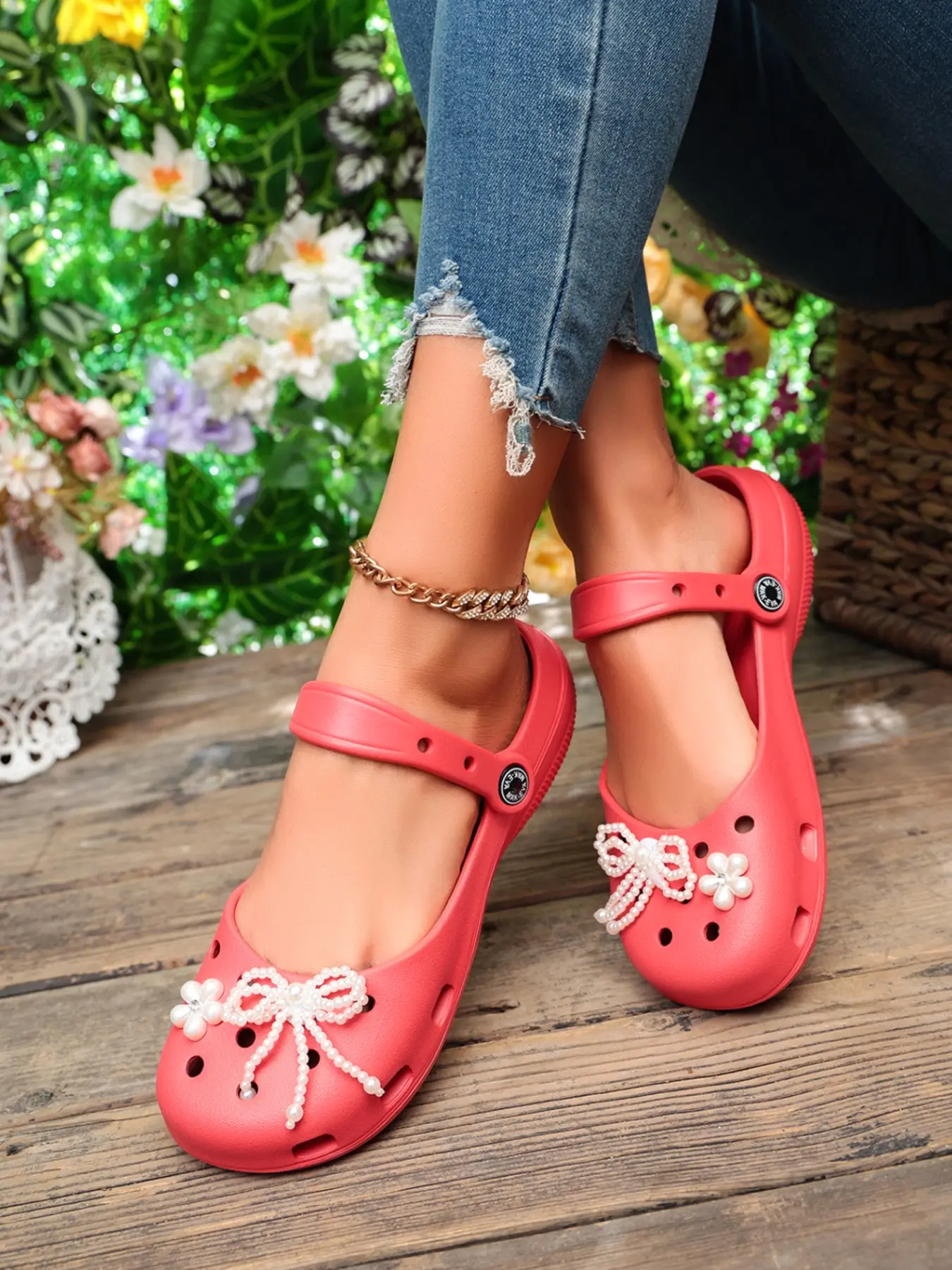 Women's Bow Hole Shoes, Summer Outdoor Anti-Slip Rubber, Cute, Fashionable and Comfortable, Perfect for Casual Wear, Stylish Footwear for Women, Slip ons