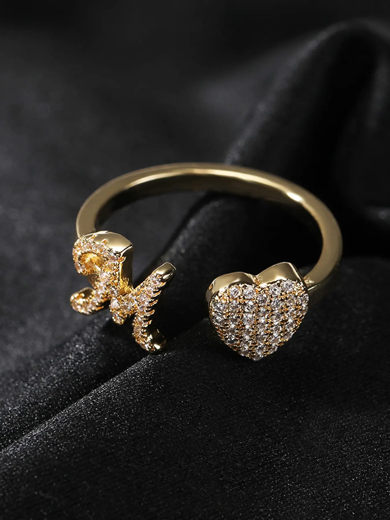 Initial ring, open-style heart-shaped CZ ring, diamond-encrusted hip-hop jewelry; non-fading, waterproof, and hypoallergenic; a luxury gift suitable for men and women—perfect for Christmas, Thanksgiving, and Black Friday.