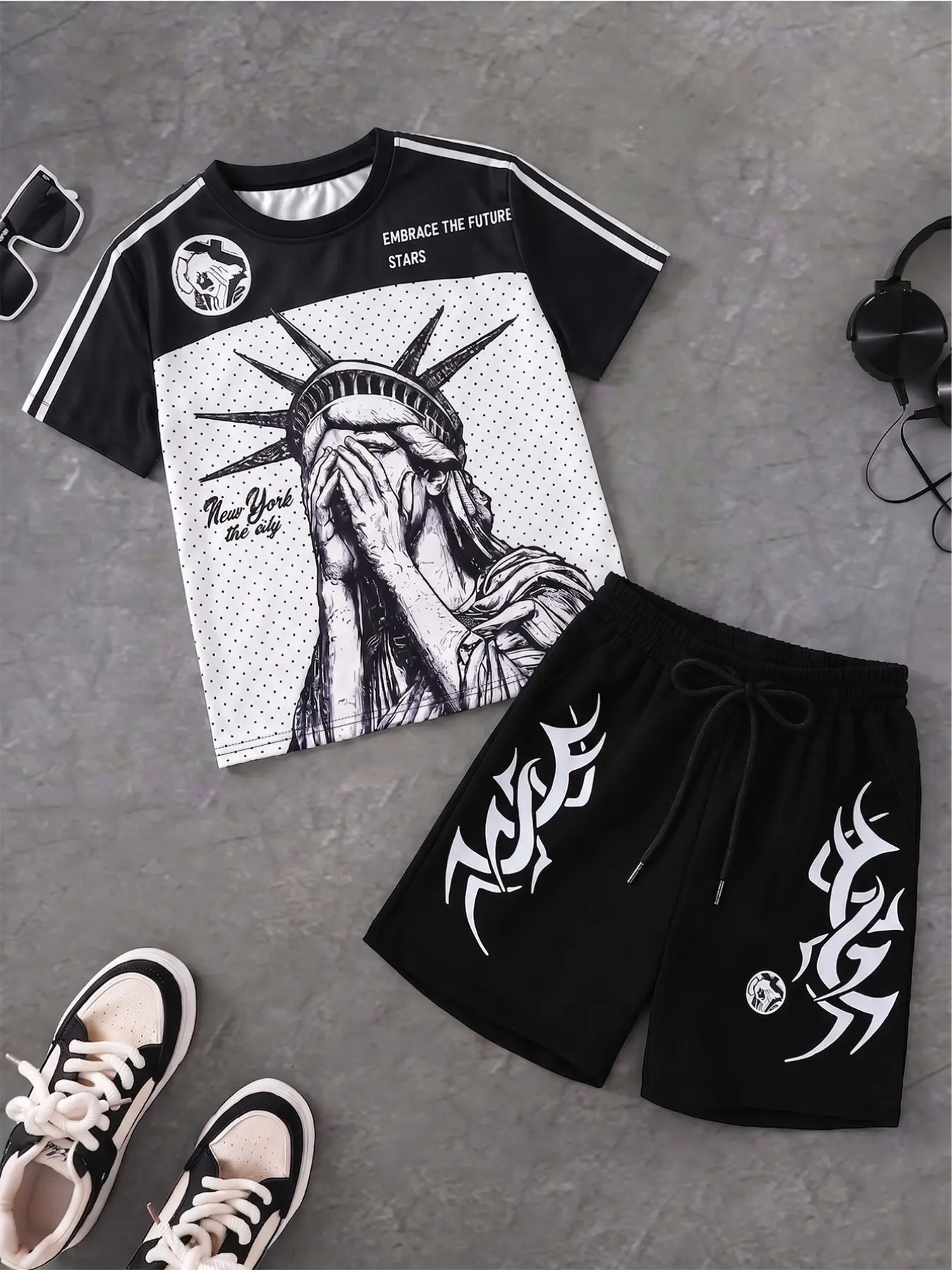 Men's Statue of Liberty New York Print T-Shirt & Drawstring Shorts 2 Piece Set | Double Striped Sleeve Breathable Mesh Tracksuit | Casual Street Matching Outfit for Men