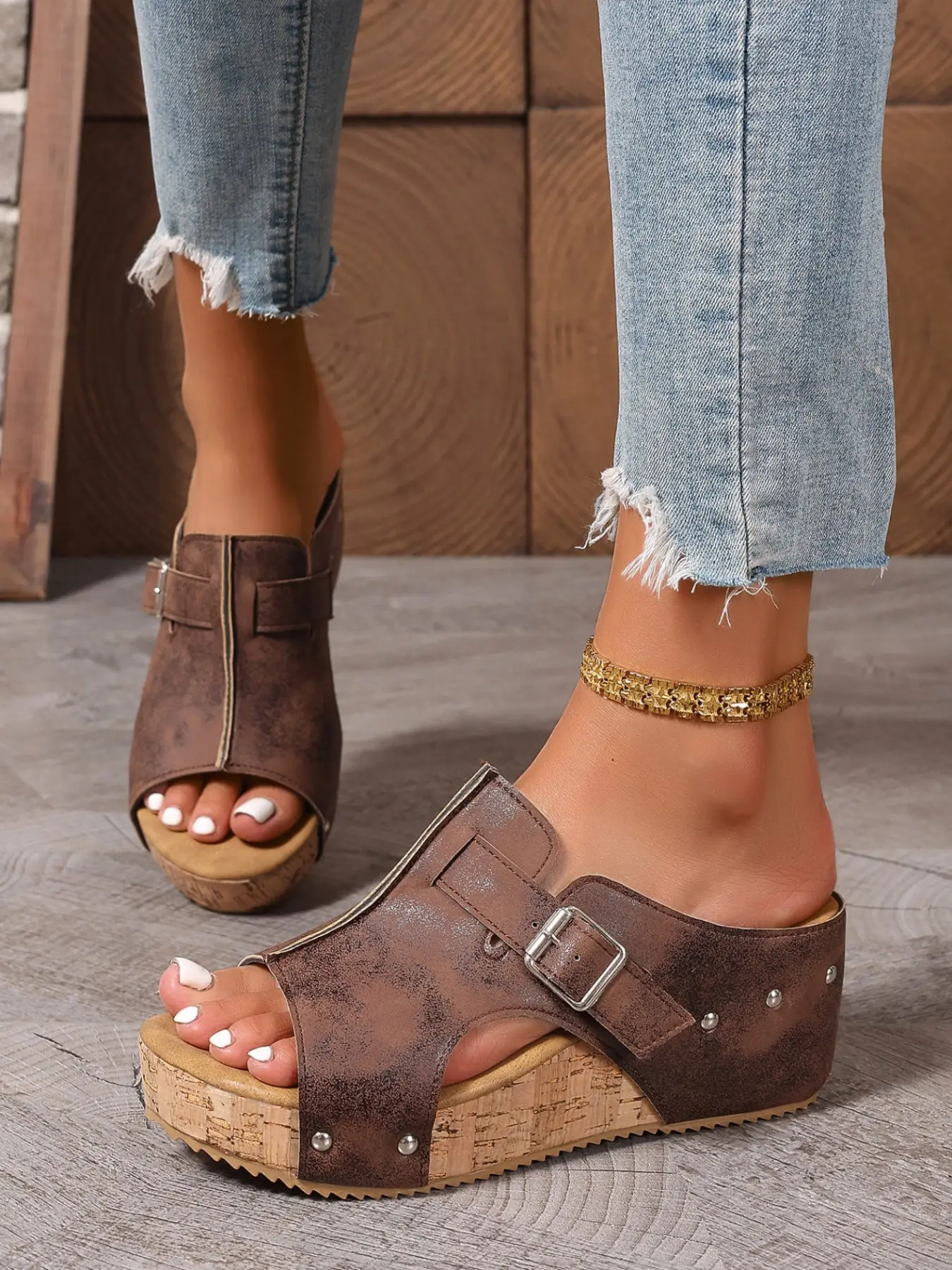 Summer Retro Vintage Leather-Look Rivet Decorative Buckle Softwood Wedge Thick Sole Mules, Women's Fish Mouth Slip-On Casual Sandals