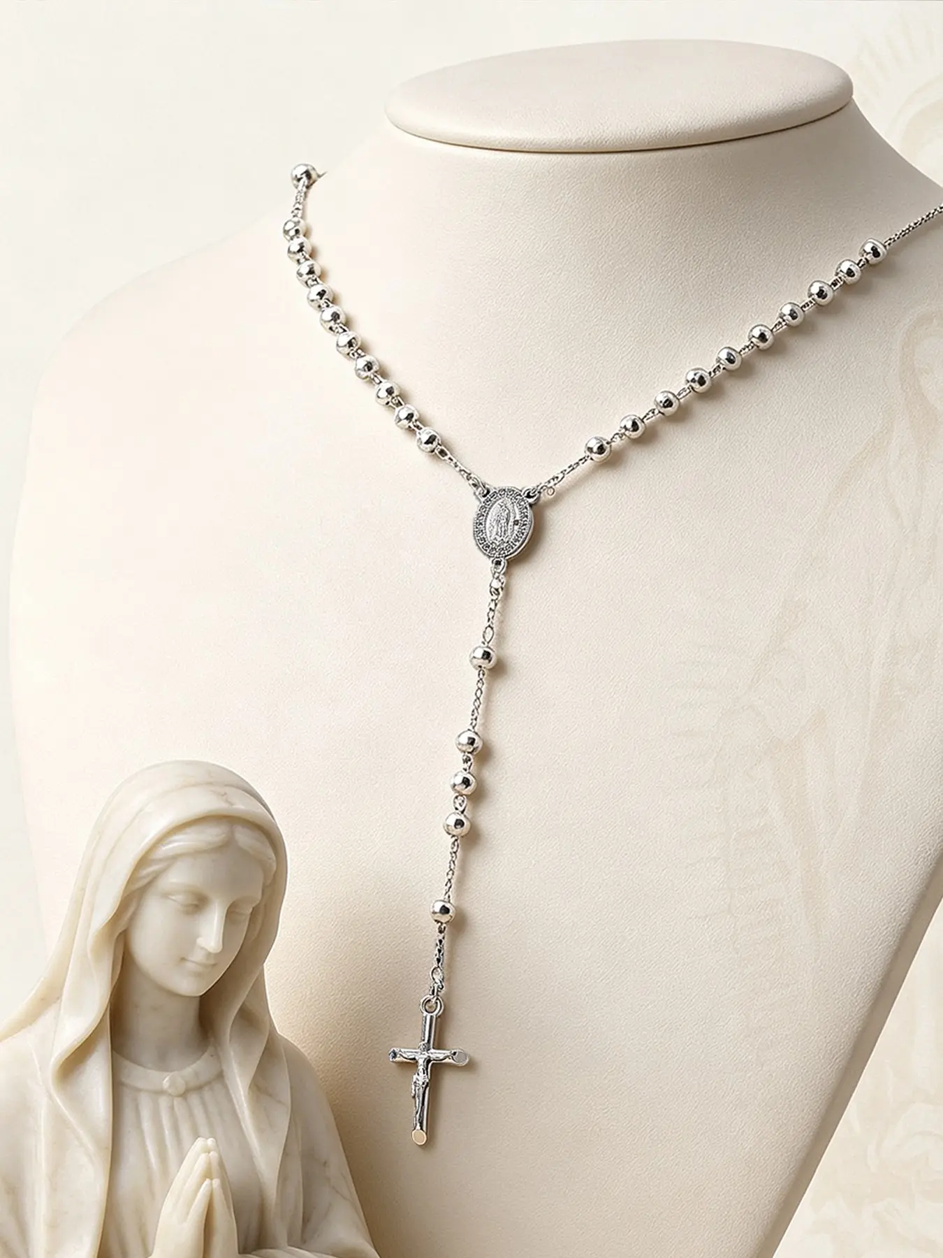 1 Piece Catholic Rosary Prayer Beads Necklace with Our Lady of Guadalupe & St. Benedict Medal, Zircon Inlaid Religious Devotional Accessory, Fashionable and Exquisite Bead Chain, Christian Faith Jewelry Gift for Prayer Ceremony Daily Wear