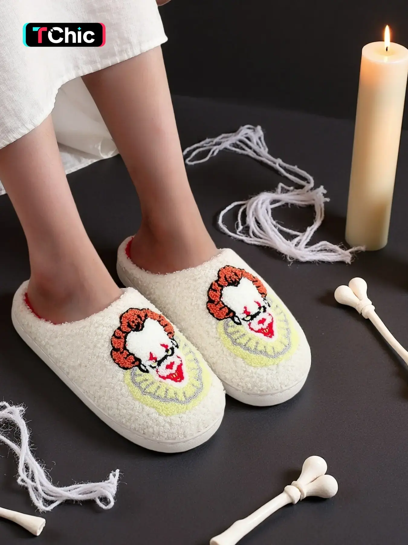 Plush Slippers with Scary Clown Embroidery, Home Slippers, Soft Comfortable Indoor Shoes for Men and Women, Perfect for Fall Halloween Gift, Footwear